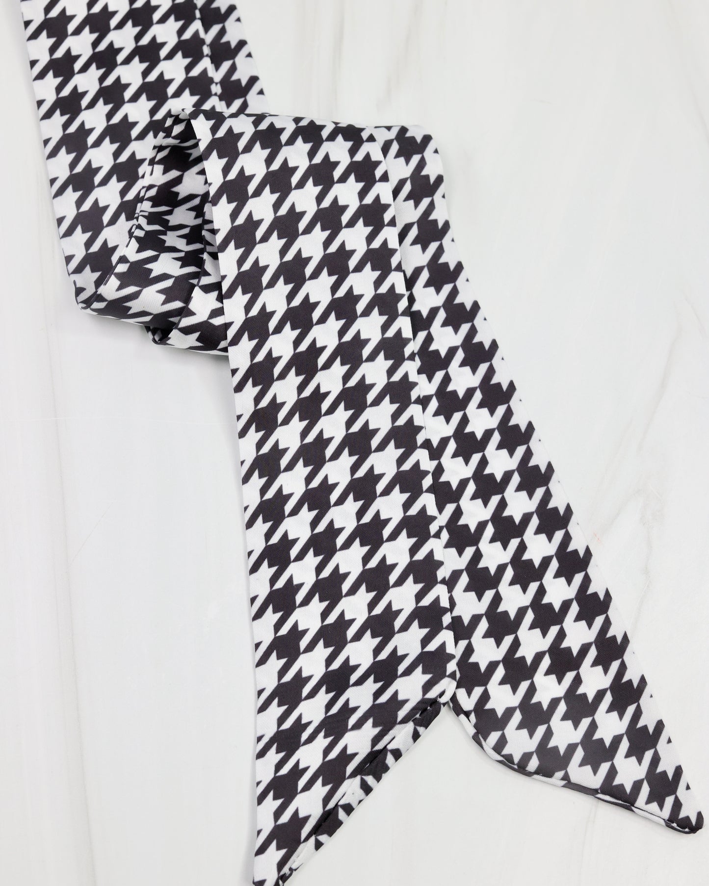 Serafina Scarf Black White
