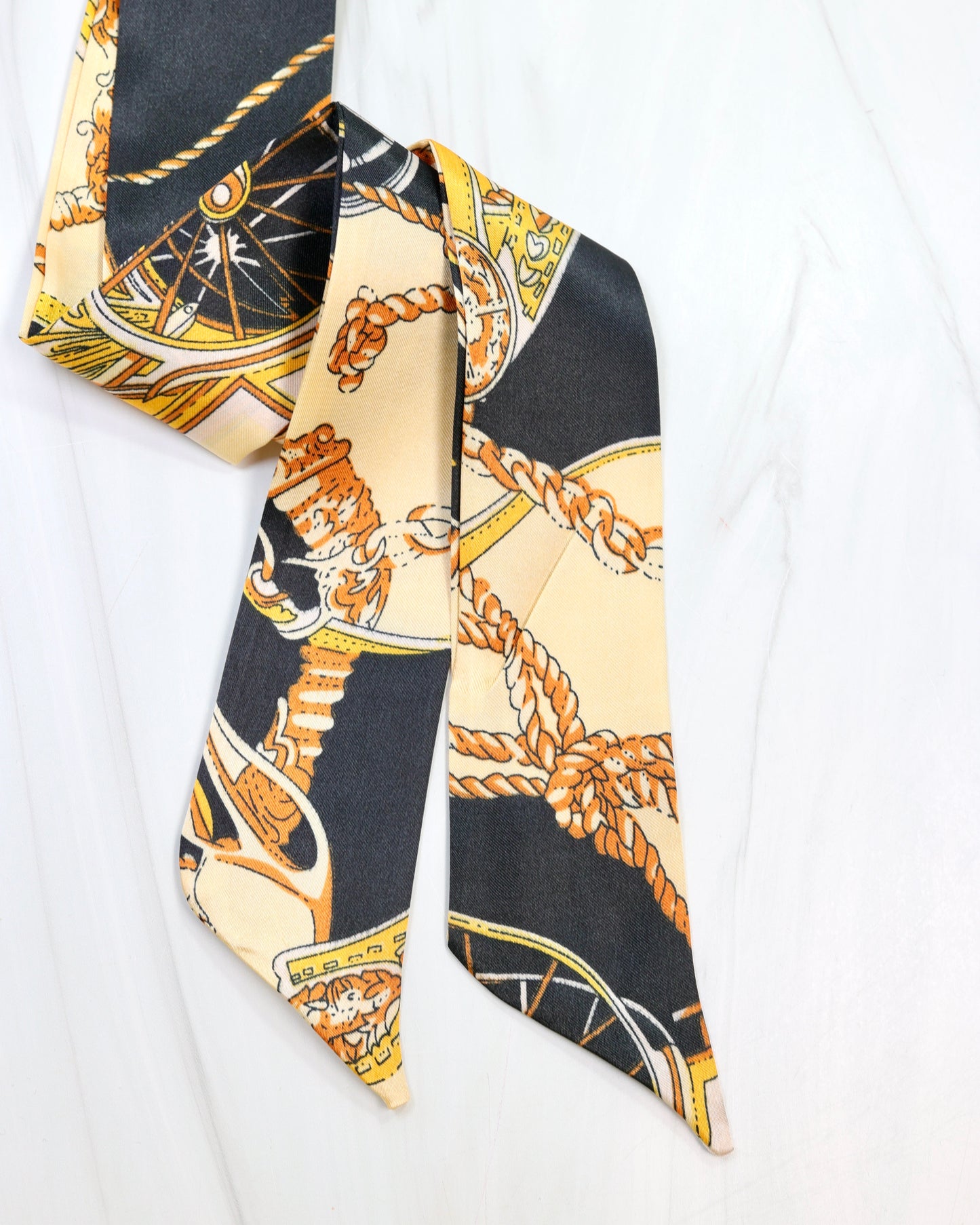 Lillie Scarf Black Gold