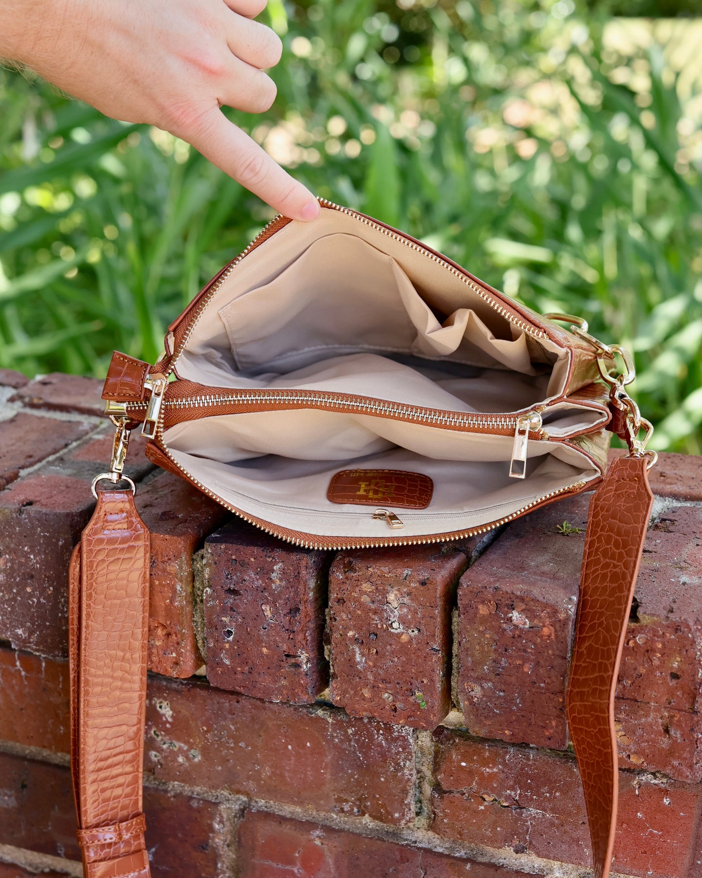 Ariana Crossbody Saddle LD