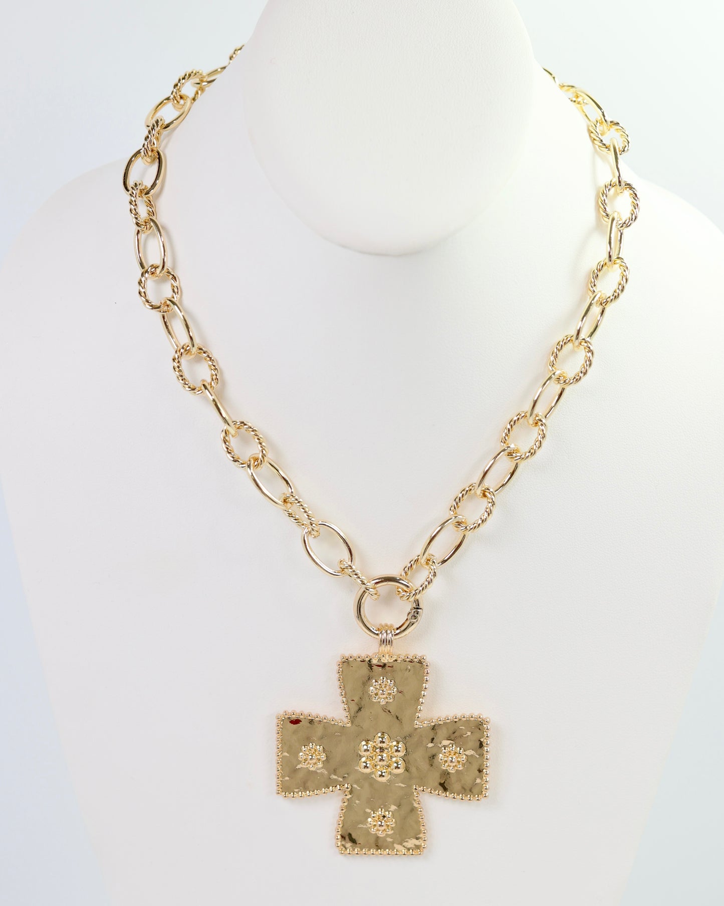 Carol Large Cross Charm Necklace Gold