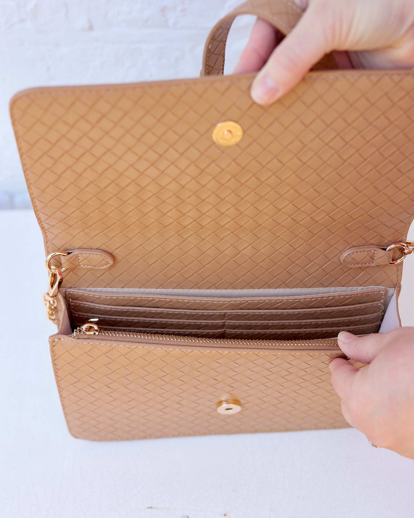 Bryn Clutch/Crossbody Woven Tan