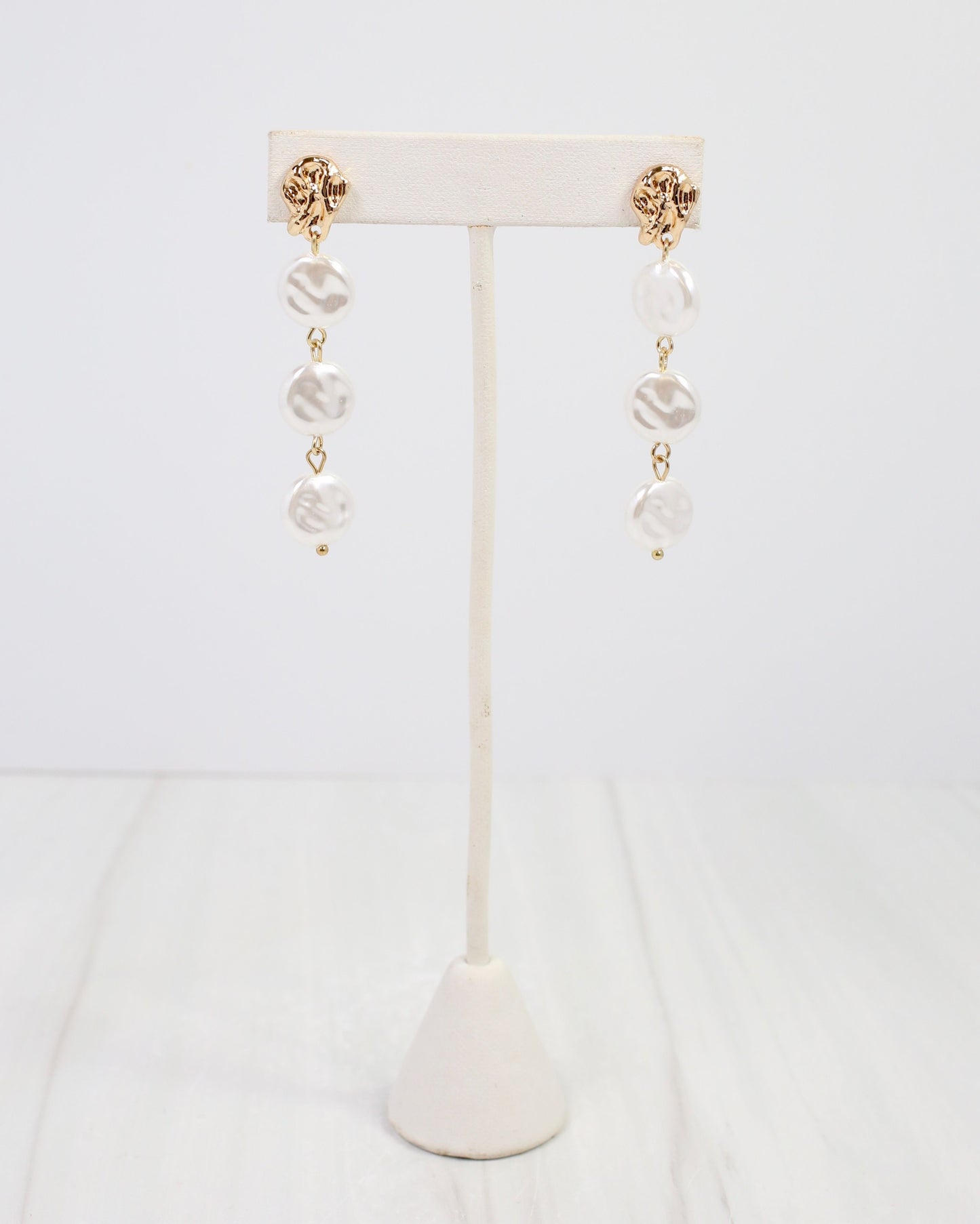 Grants Dangle Pearl Earring Cream
