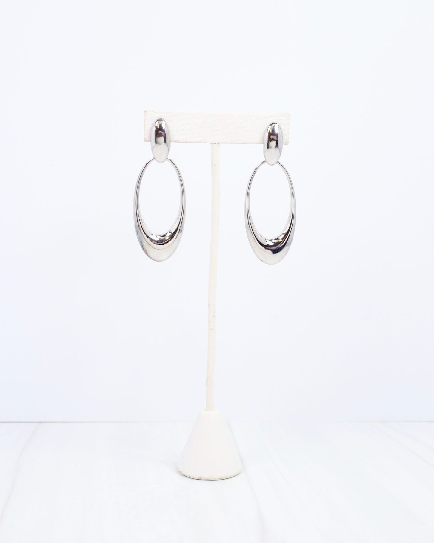 Emilia Oval Door Knocker Earring Silver