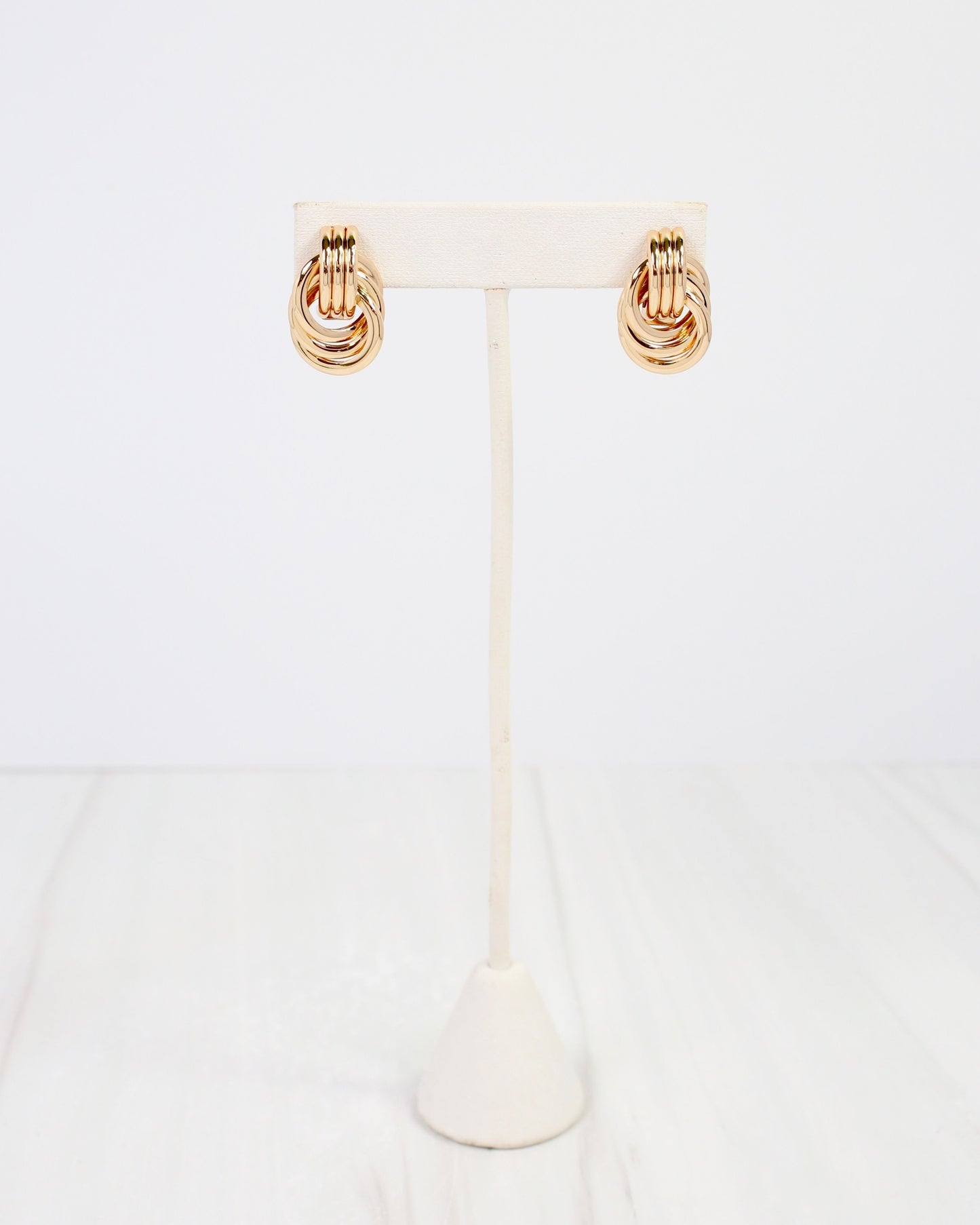 Sandsprings Knot Earring Gold