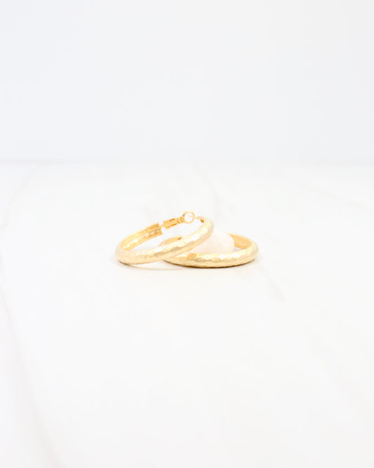 Fort Lee Hammered Hoop Earring WR Matte Gold