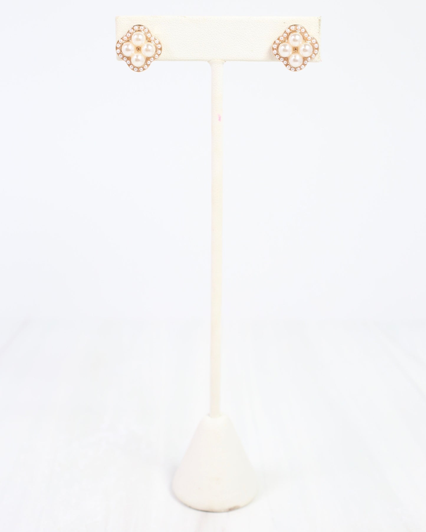 Ciebon Clover and Pearl Stud Earring-Small Cream