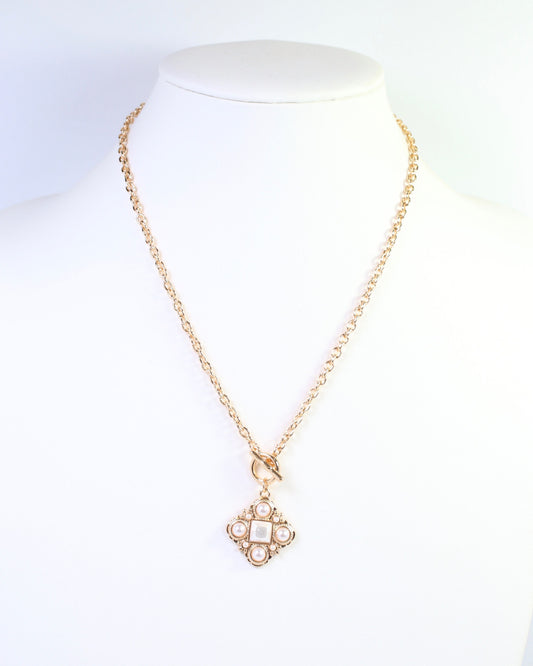 Dalby Pendant Chain Necklace Worn Gold