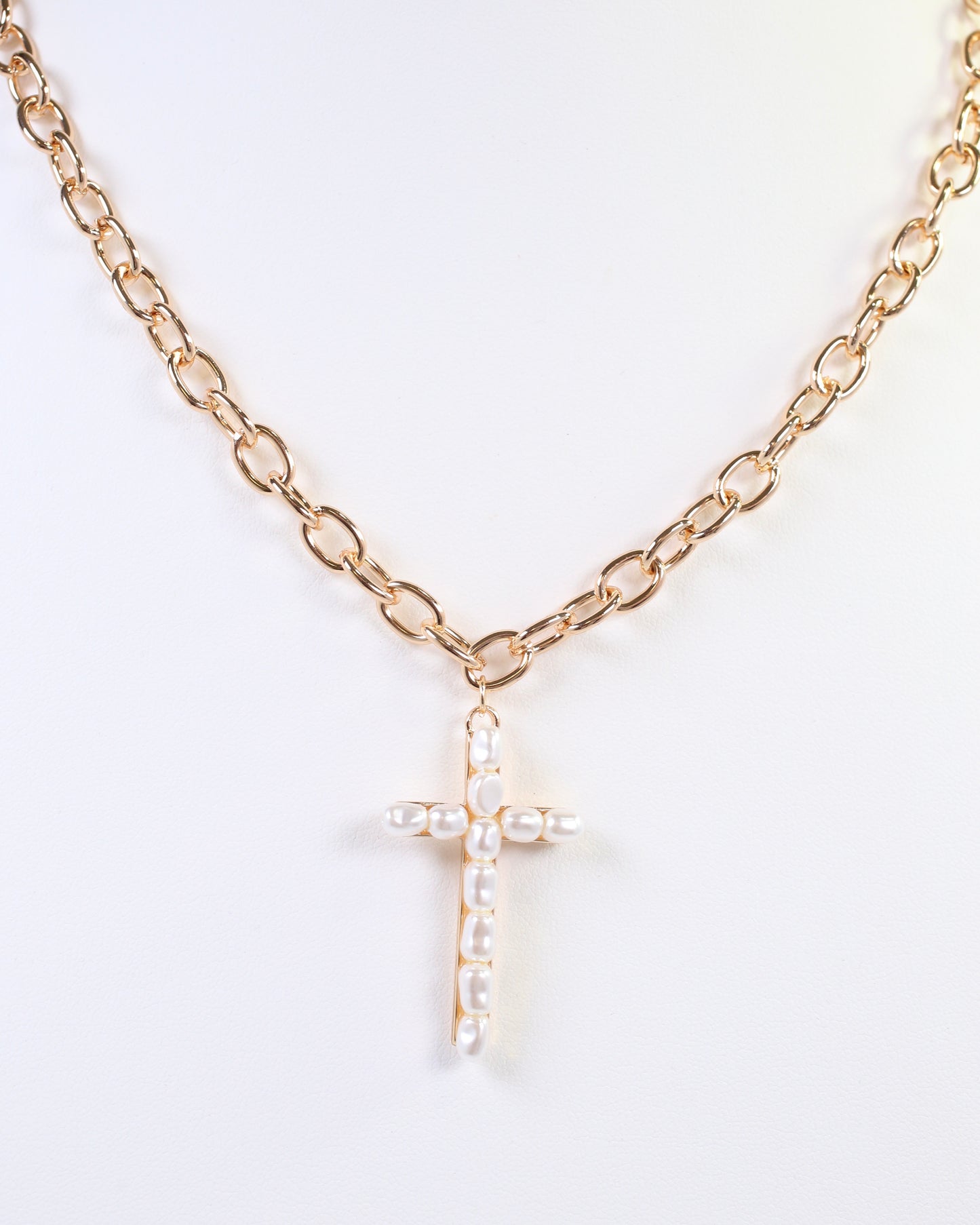 Cara Pearl Cross Link Necklace Gold
