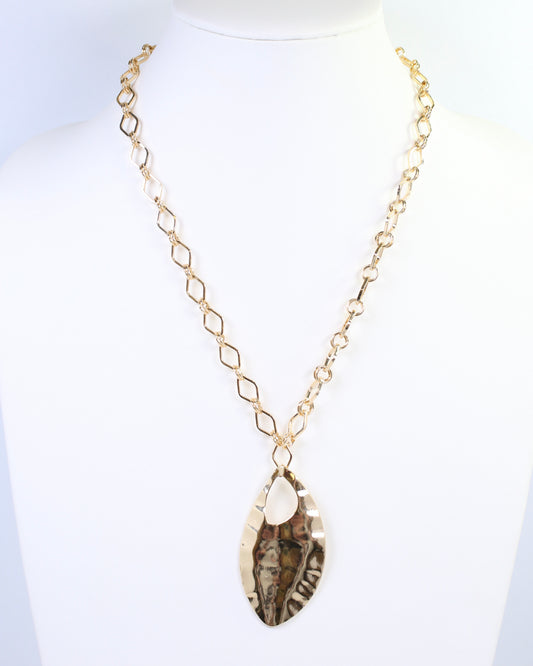 Abril Hammered Leaf Pendant Necklace Gold