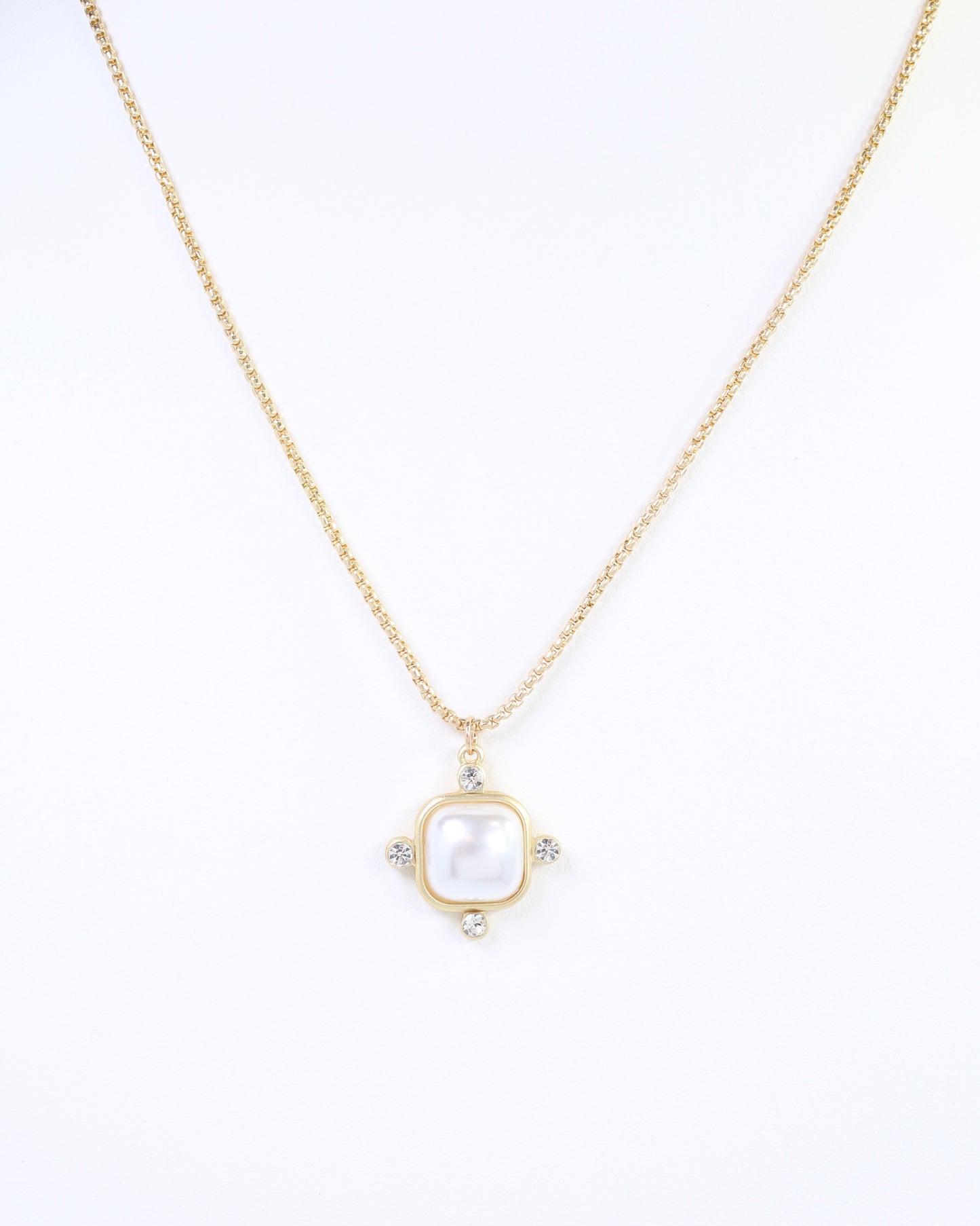 Belen Square Pearl Necklace Matte Gold