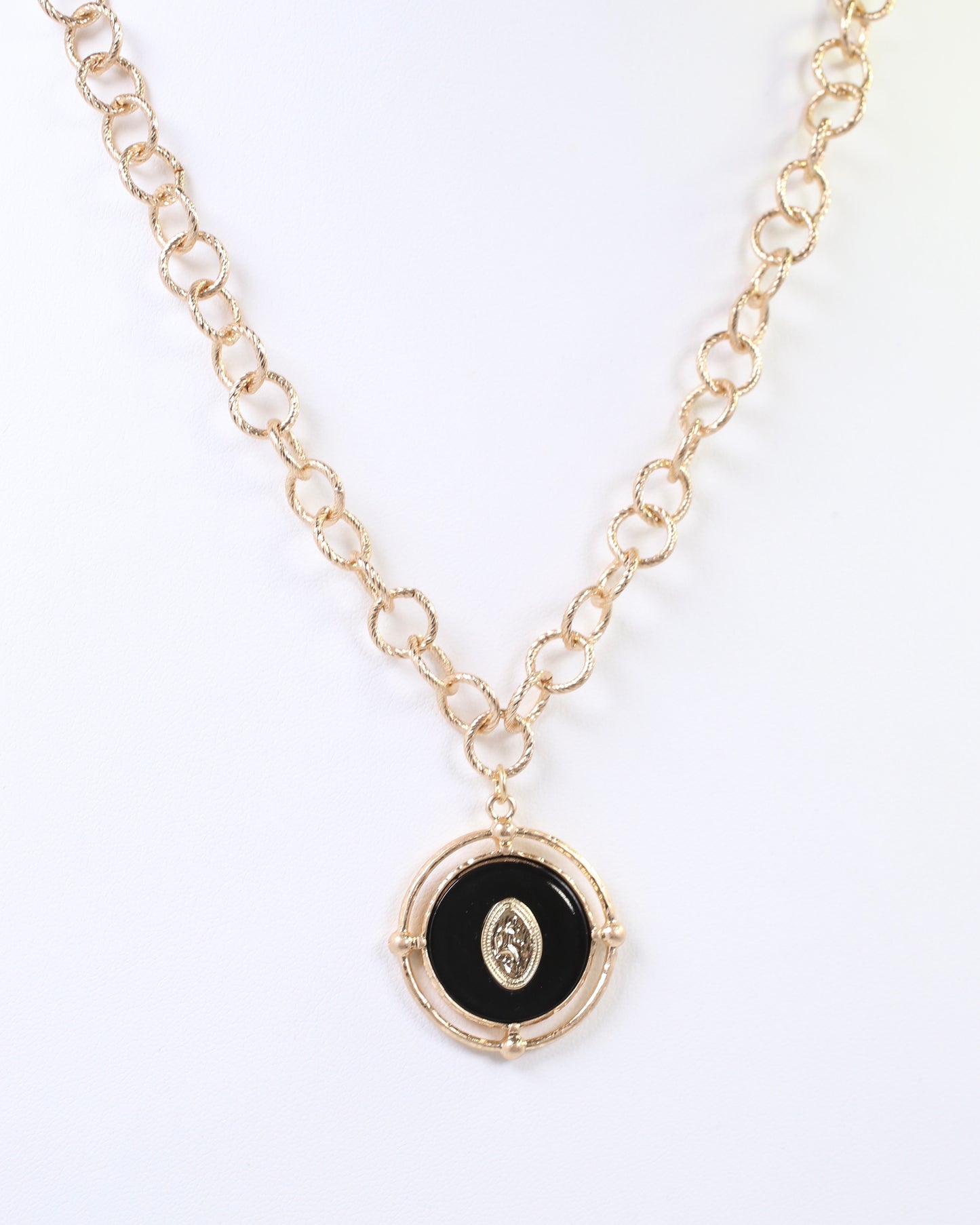 Moree Circle Pedant Link Necklace Black
