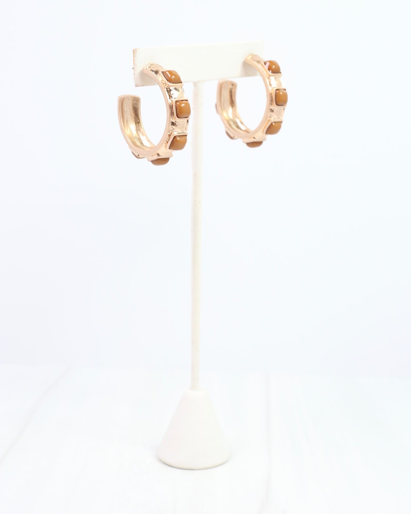 Allie Hammered Gold Earring Taupe