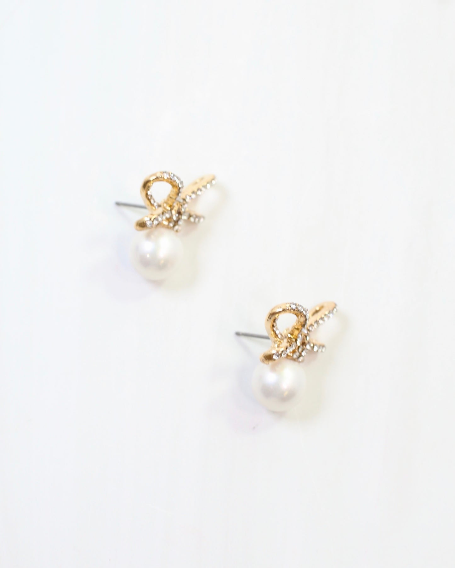 Park Place Pearl Bow Stud Gold