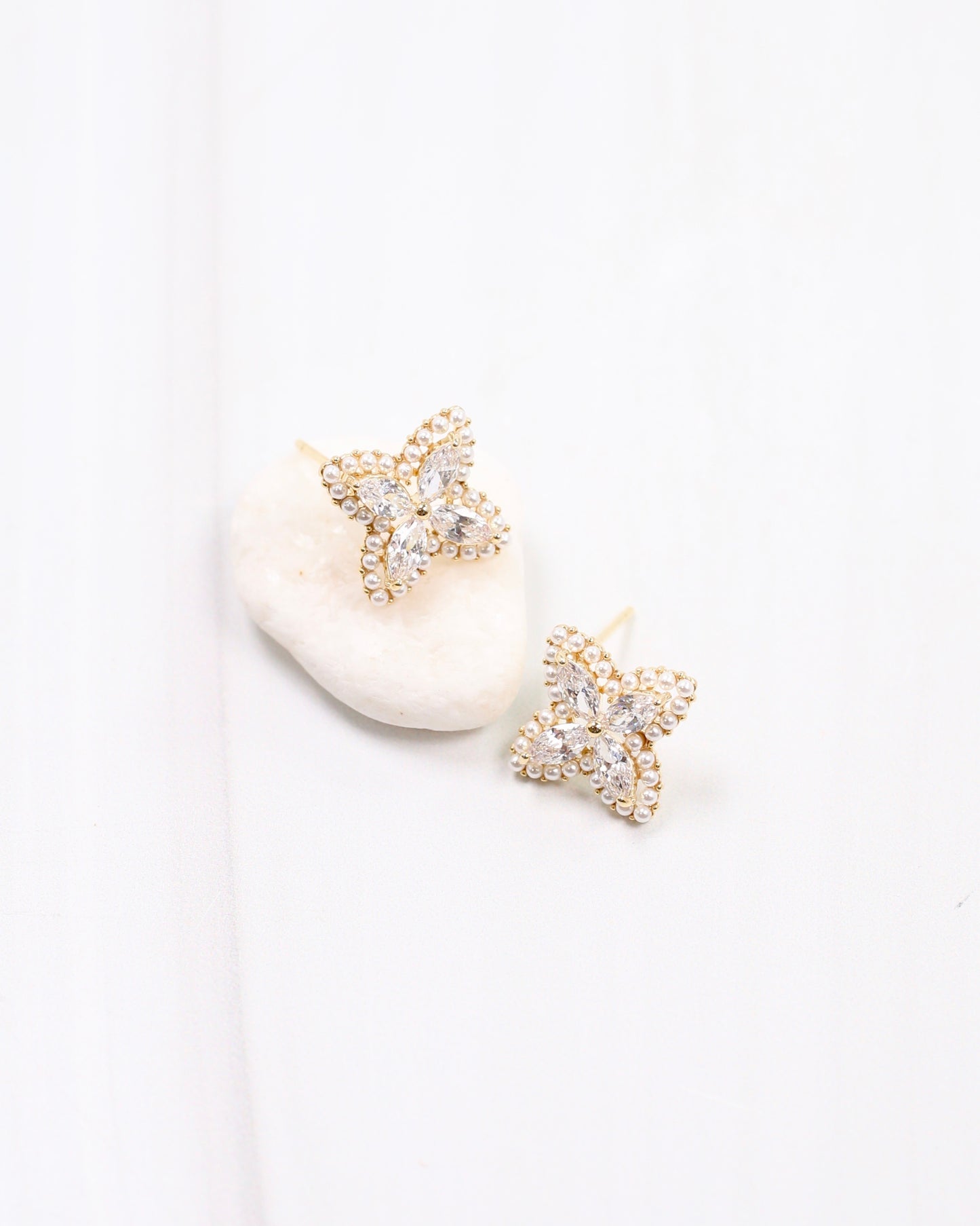 Westminster Crystal Stud Gold