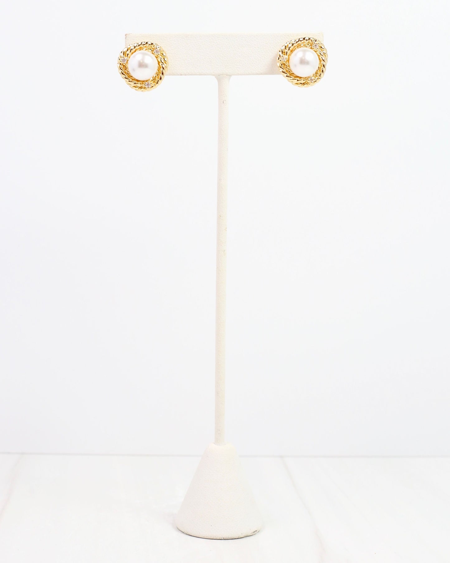 Karie Pearl Stud Earring Gold