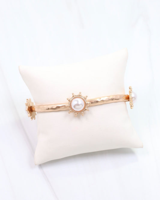 Macquarie Pearl Hammered Stretch Bracelet Worn Gold