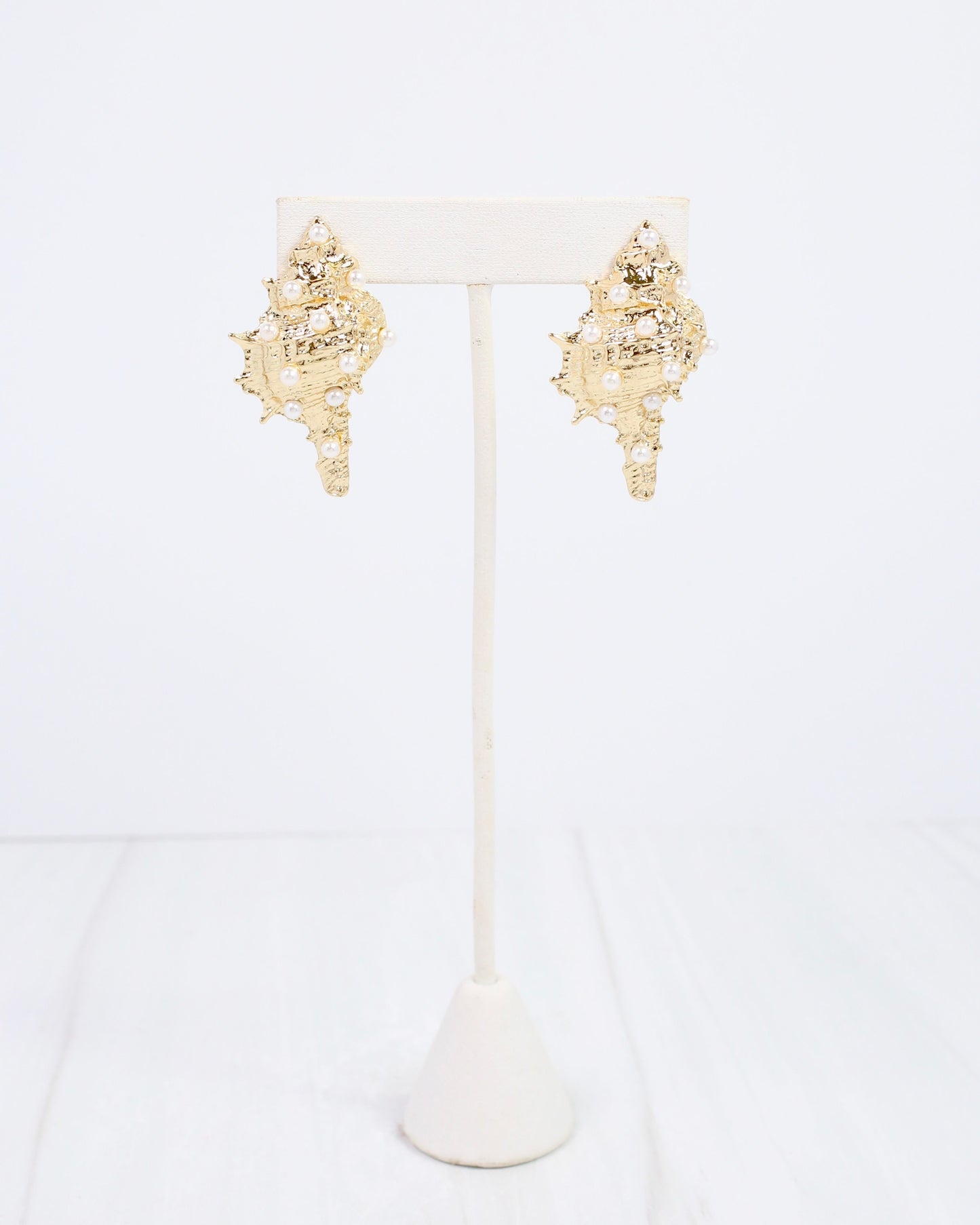 Maria Shell Post Earring Gold
