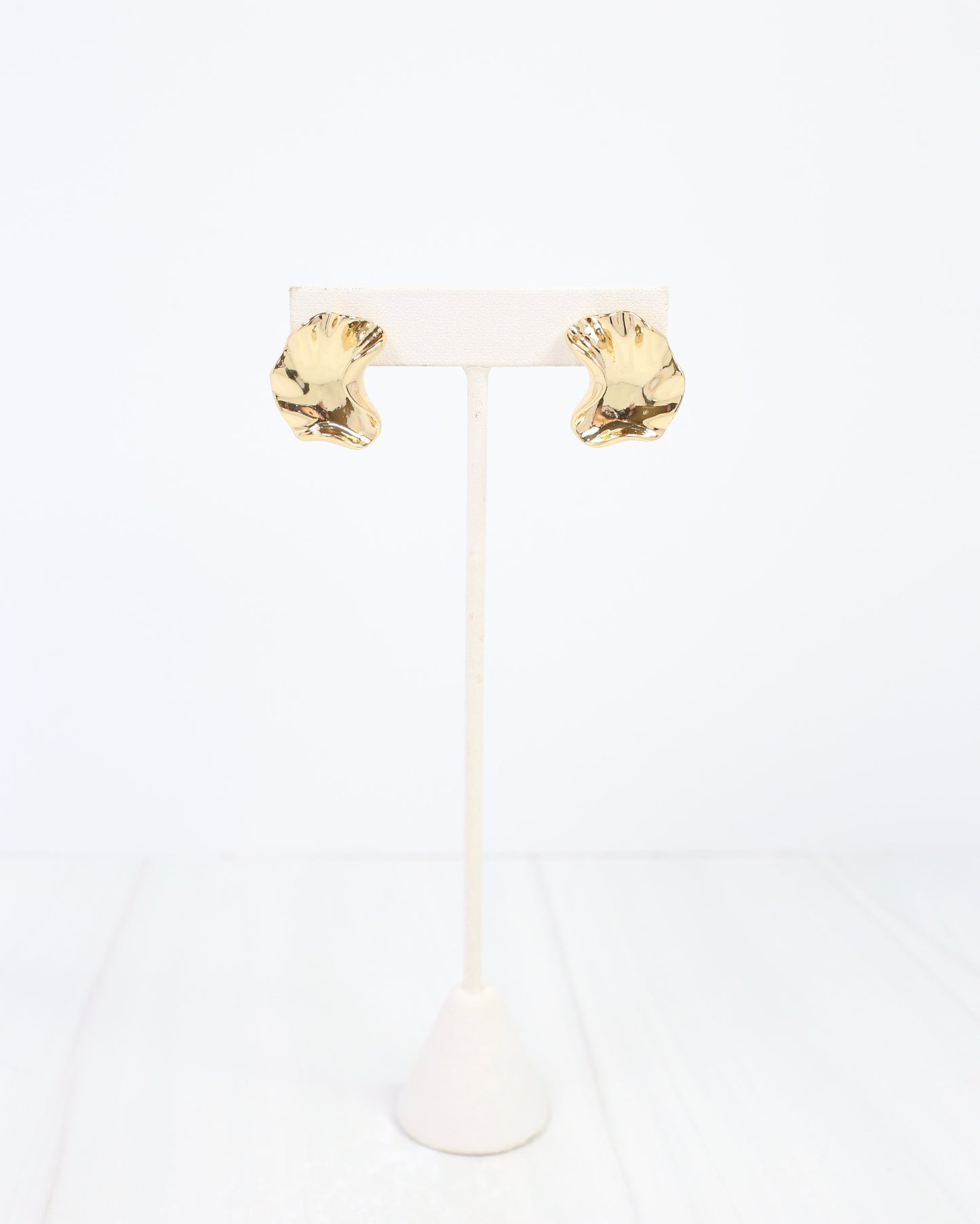 Chico Wavy Stud Earring Gold