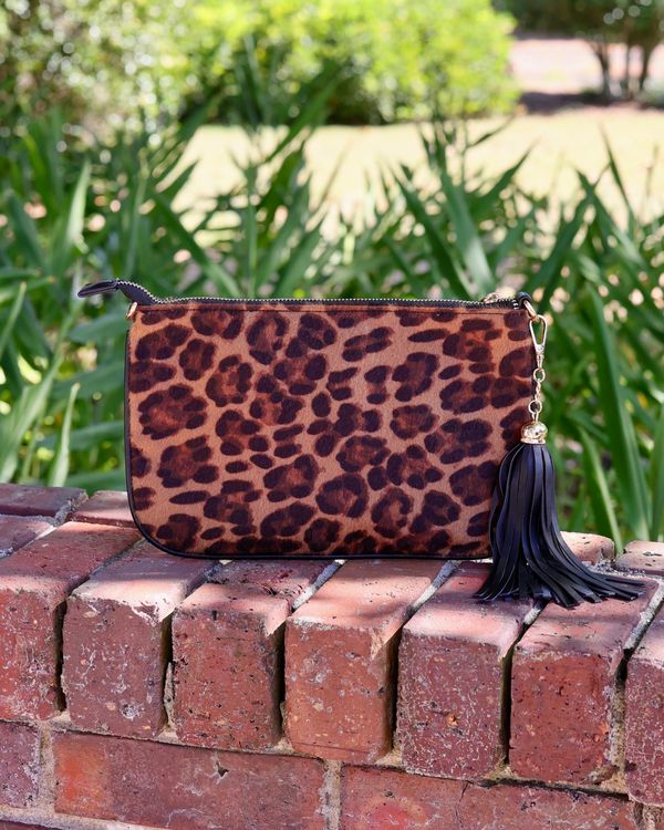 Madelyn Clutch/Crossbody Spotted Saddle