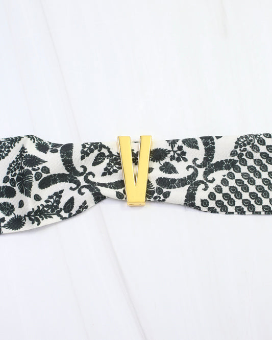 Arlett Initial Scarf Slide V Gold