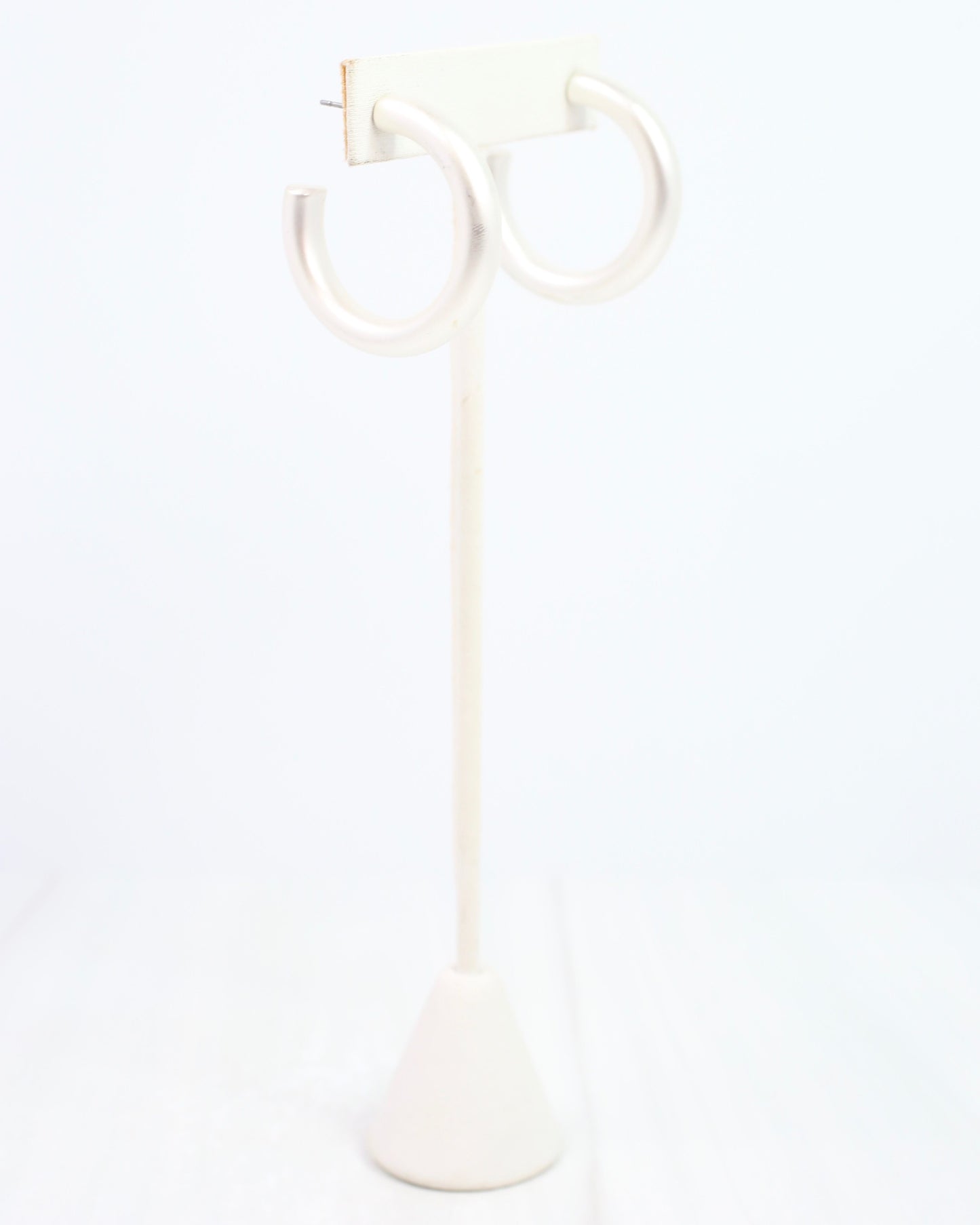 Staunton Hoop Earring Matte Silver