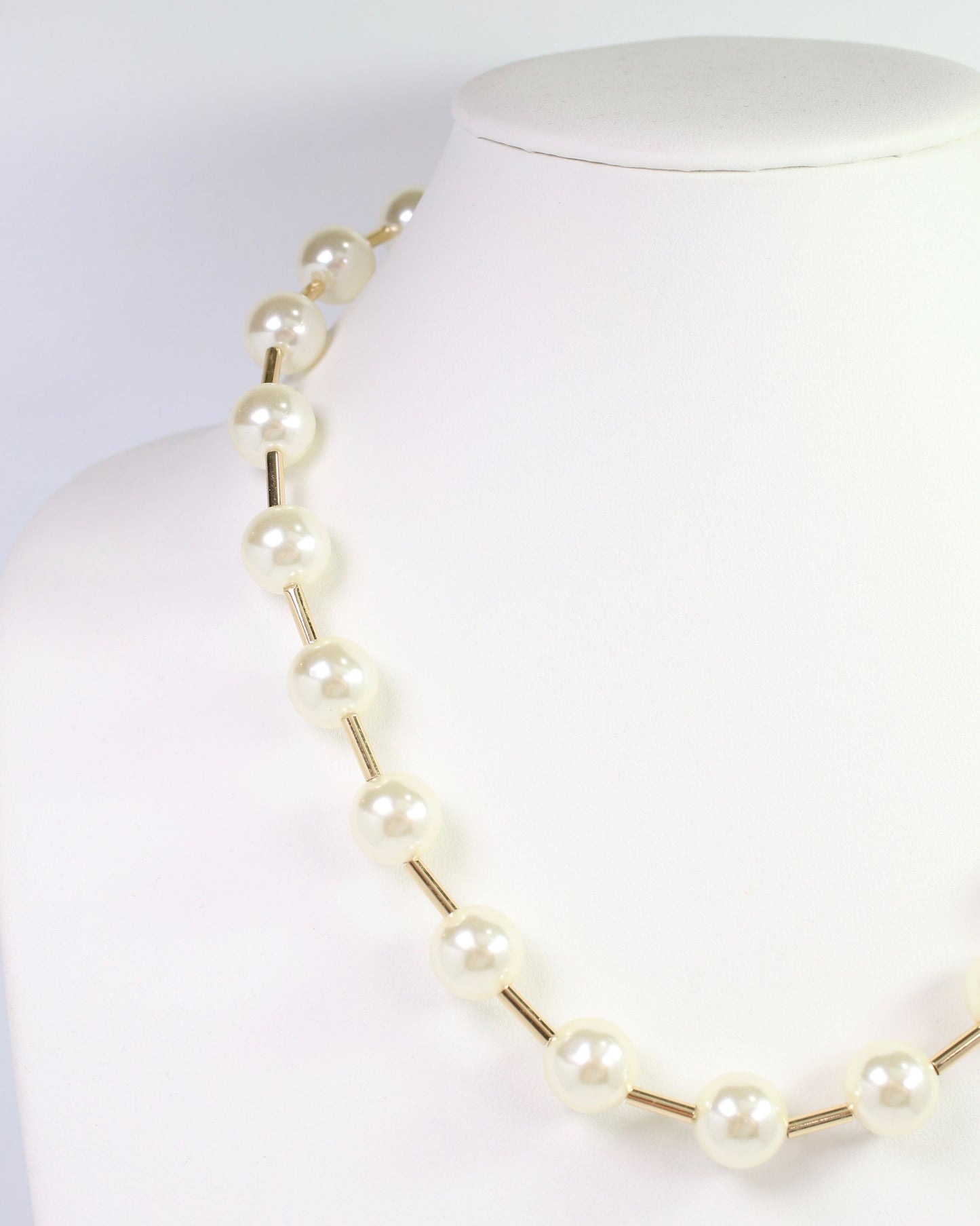 Forli Pearl Bar Necklace Cream
