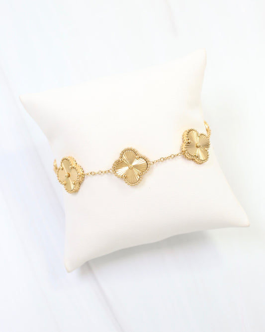 Acoma Textured Clover Bracelet WP Gold