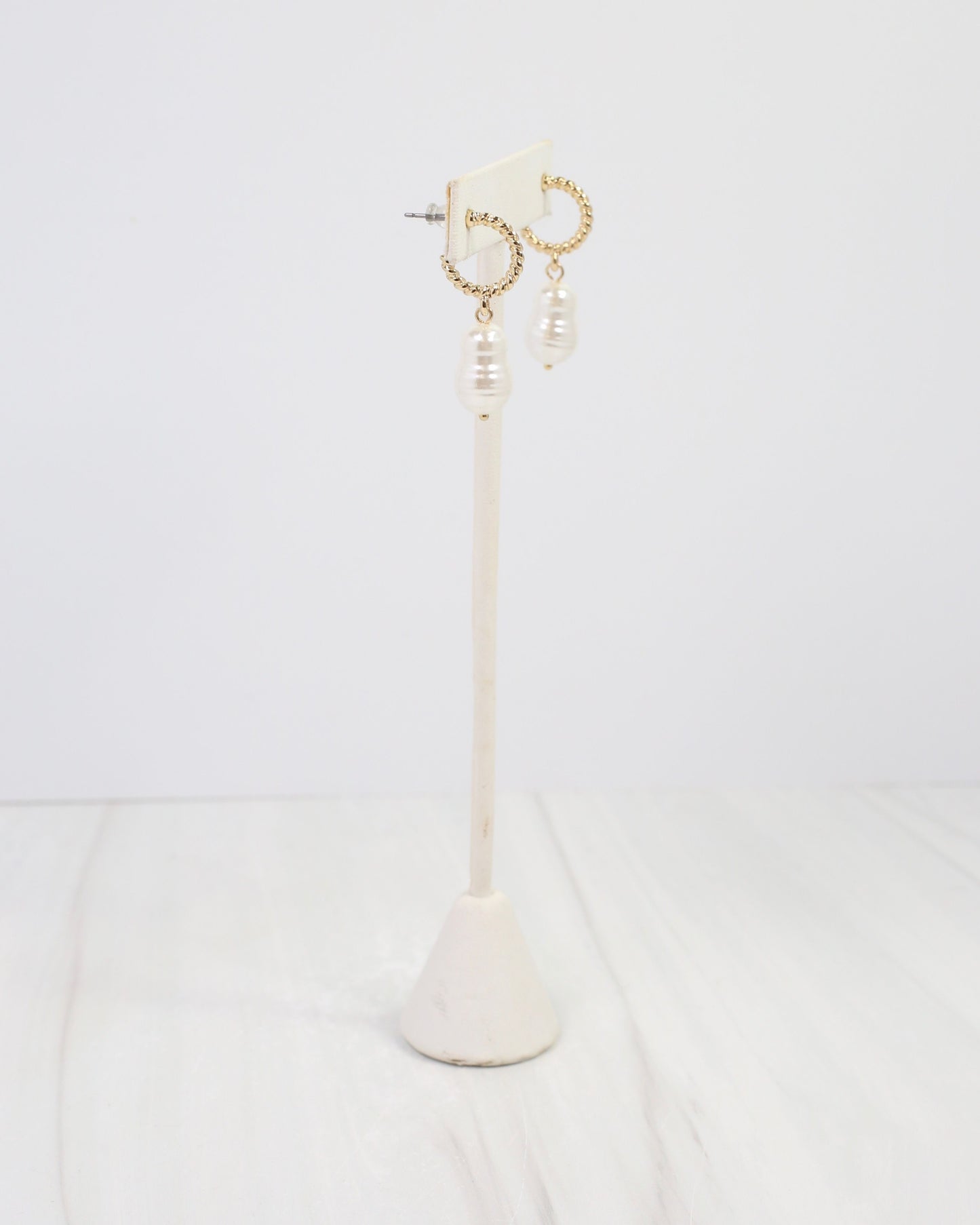 El Reno Baroque Pearl Hoop Earring Gold