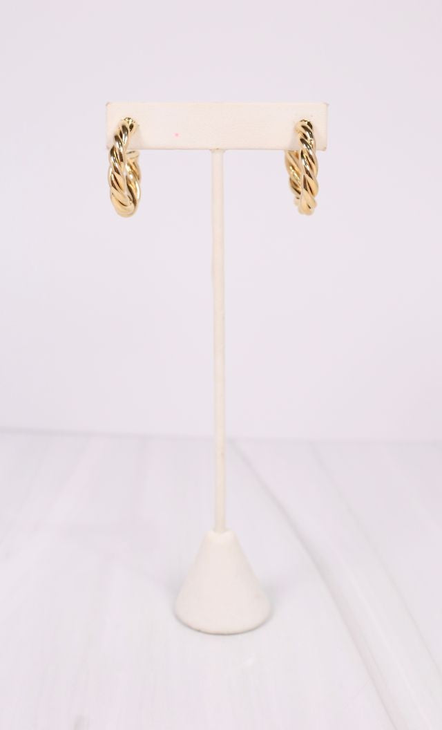 Joshamee Twisted Hoop Earring Shiny Gold