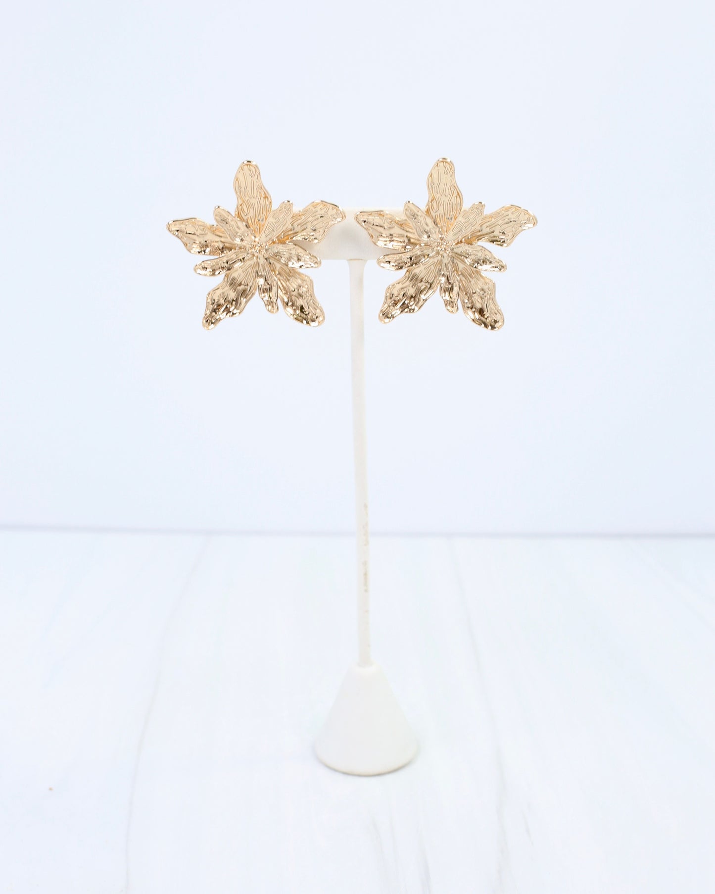 Harlan Textured Flower Earring Gold