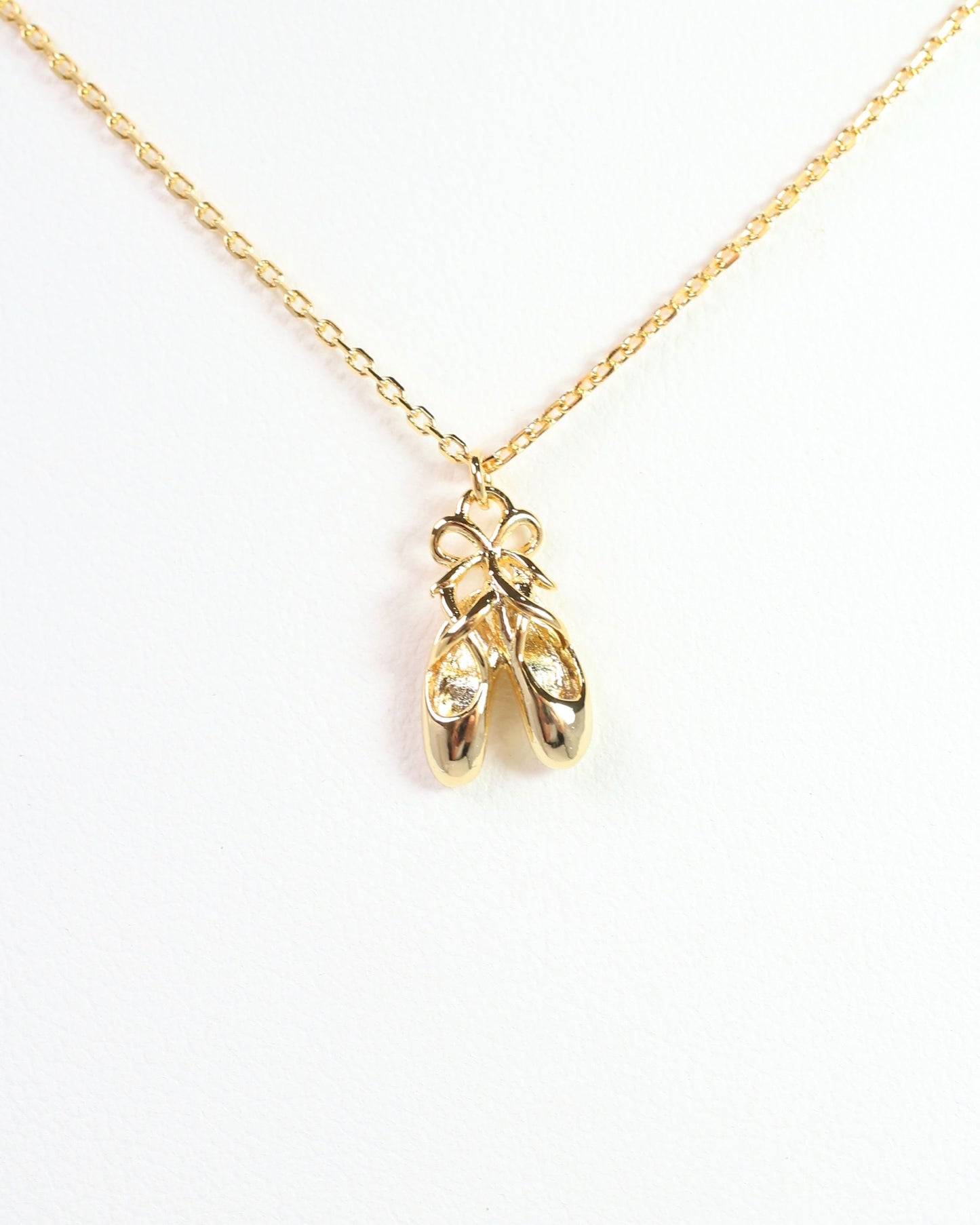 Magic of Dance Necklace Gold