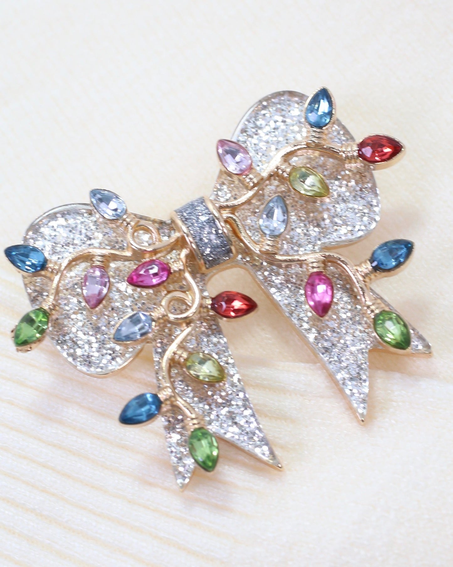 Bright and Merry Bow Brooch Silver