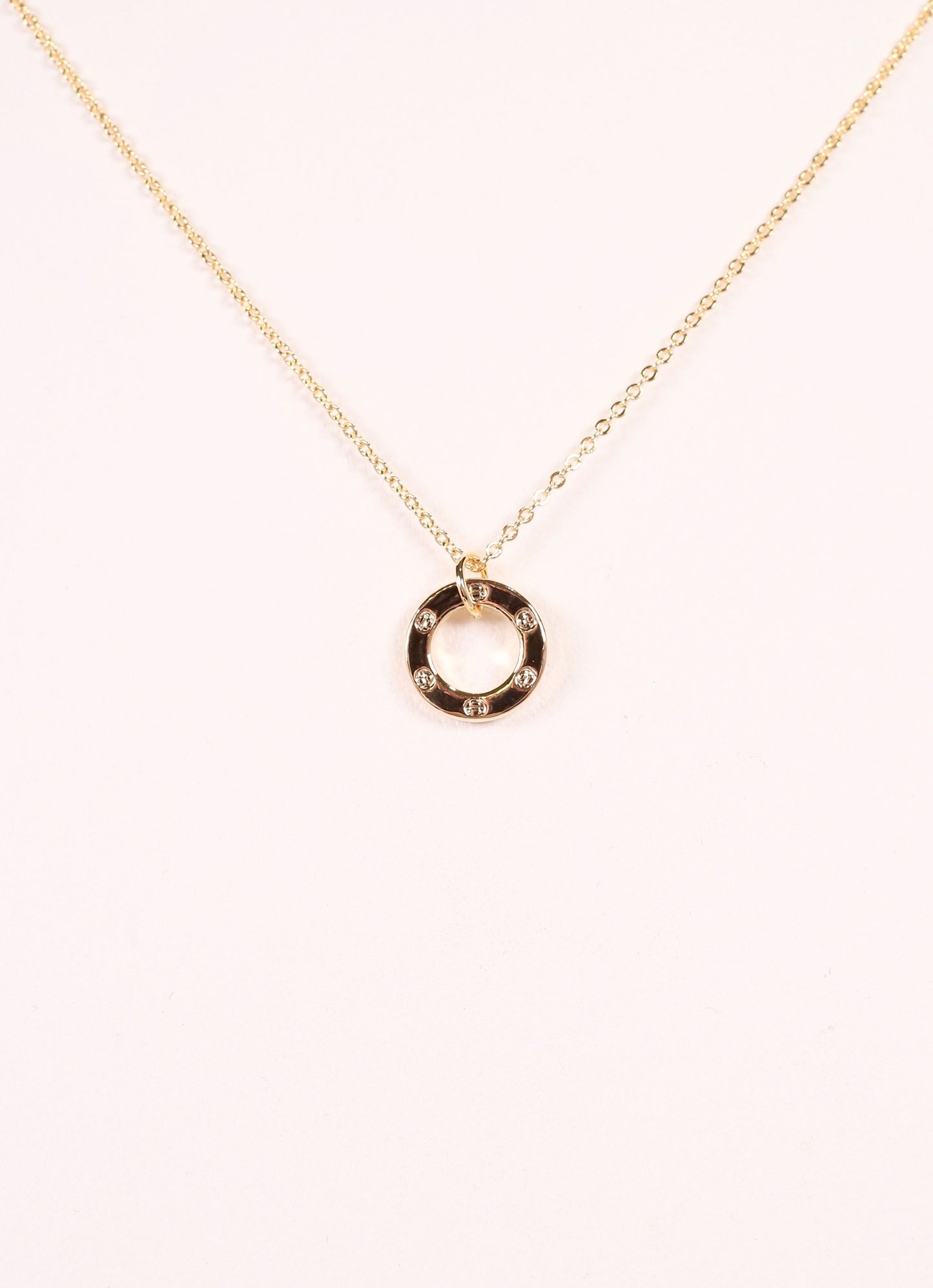 Curnal Circle Necklace Gold