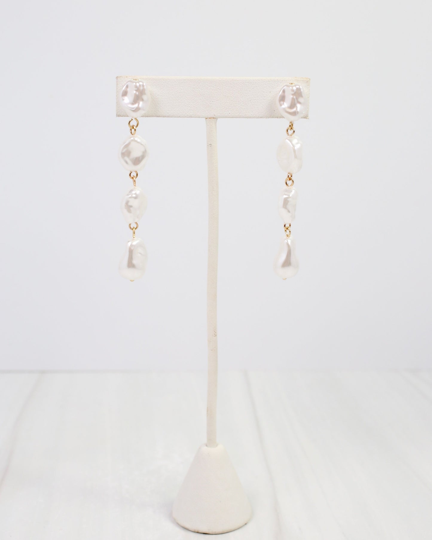 Woodward Baroque Pearl Dangle Earring Cream