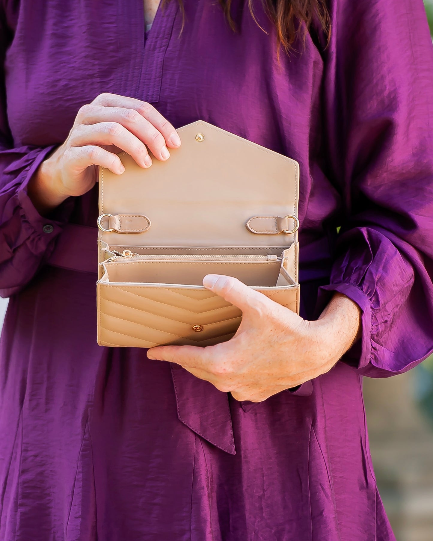 Carlington Clutch/Crossbody Pearl VQ