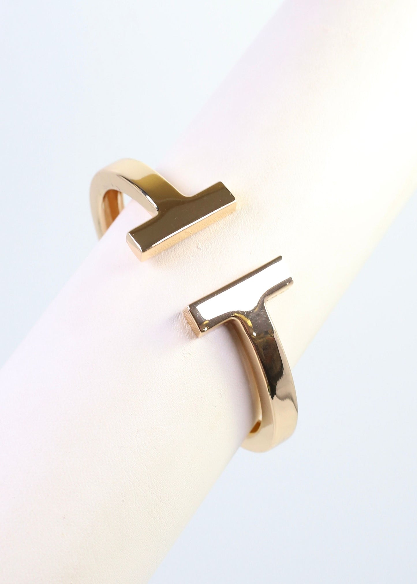 Jessi Open T Bangle Bracelet Gold