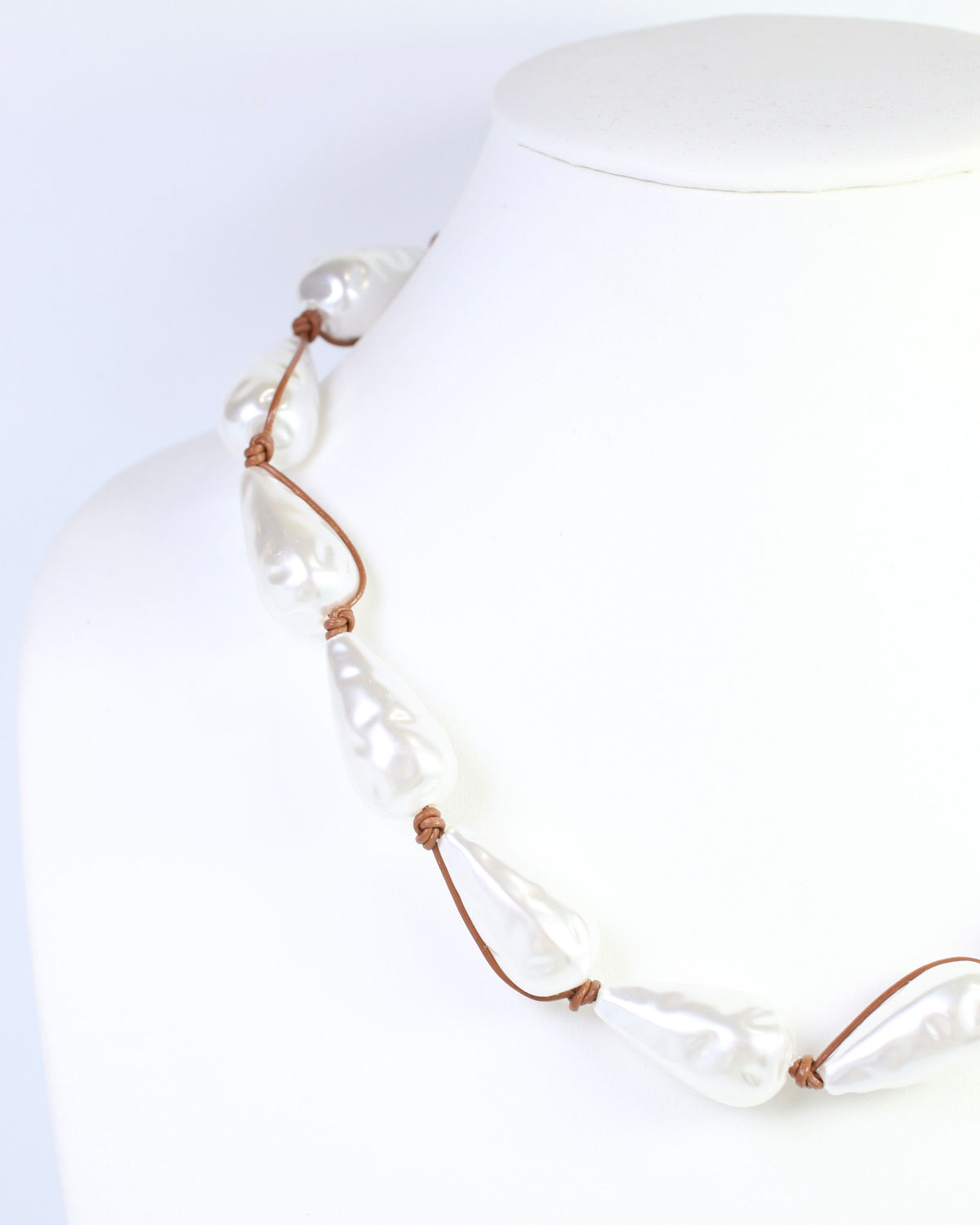 Paulette Tear Drop Pearl Necklace Cream