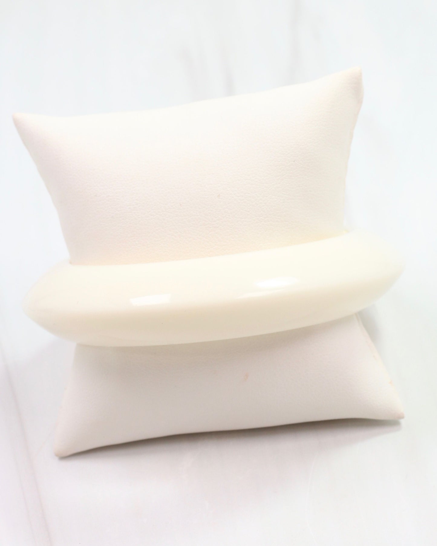 Benton Bangle Bracelet Ivory