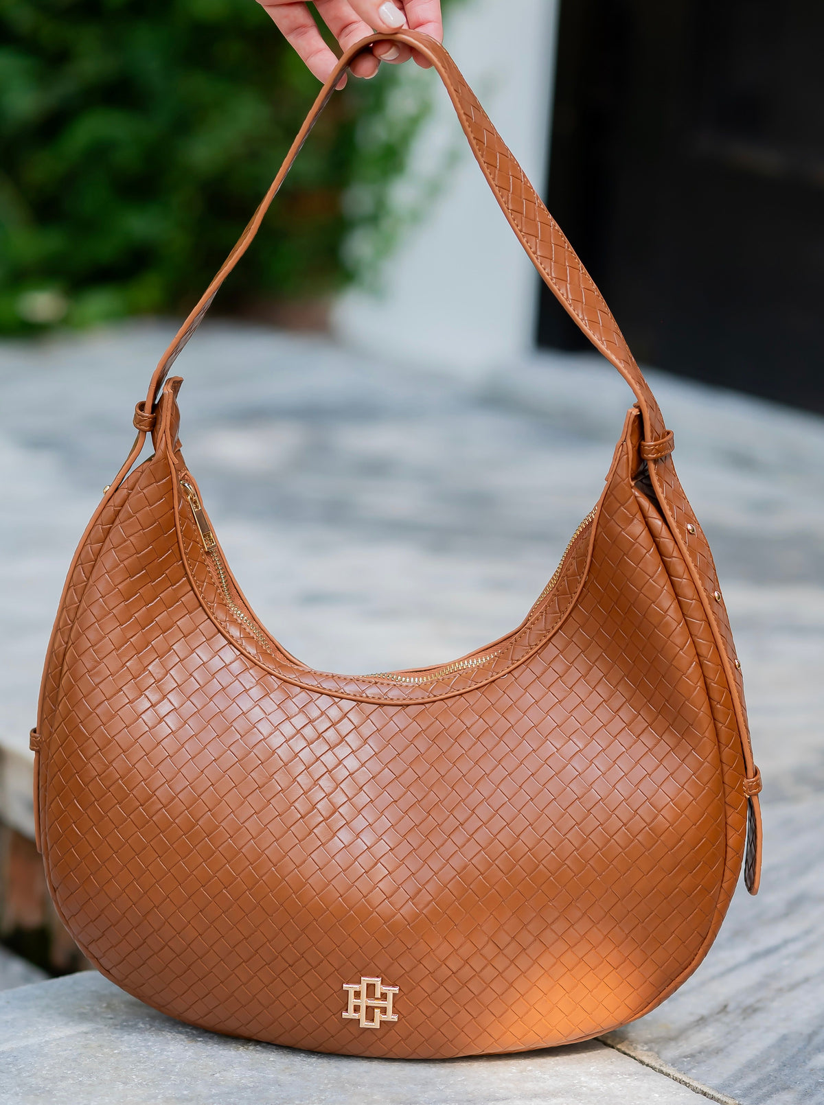 Winslow Curved Bag Woven Saddle