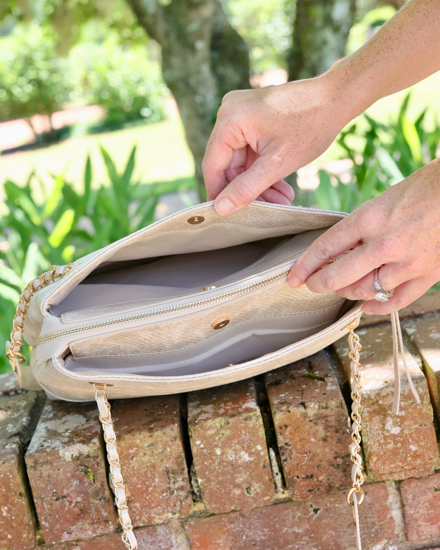 Teegan Tote Shimmer Champagne