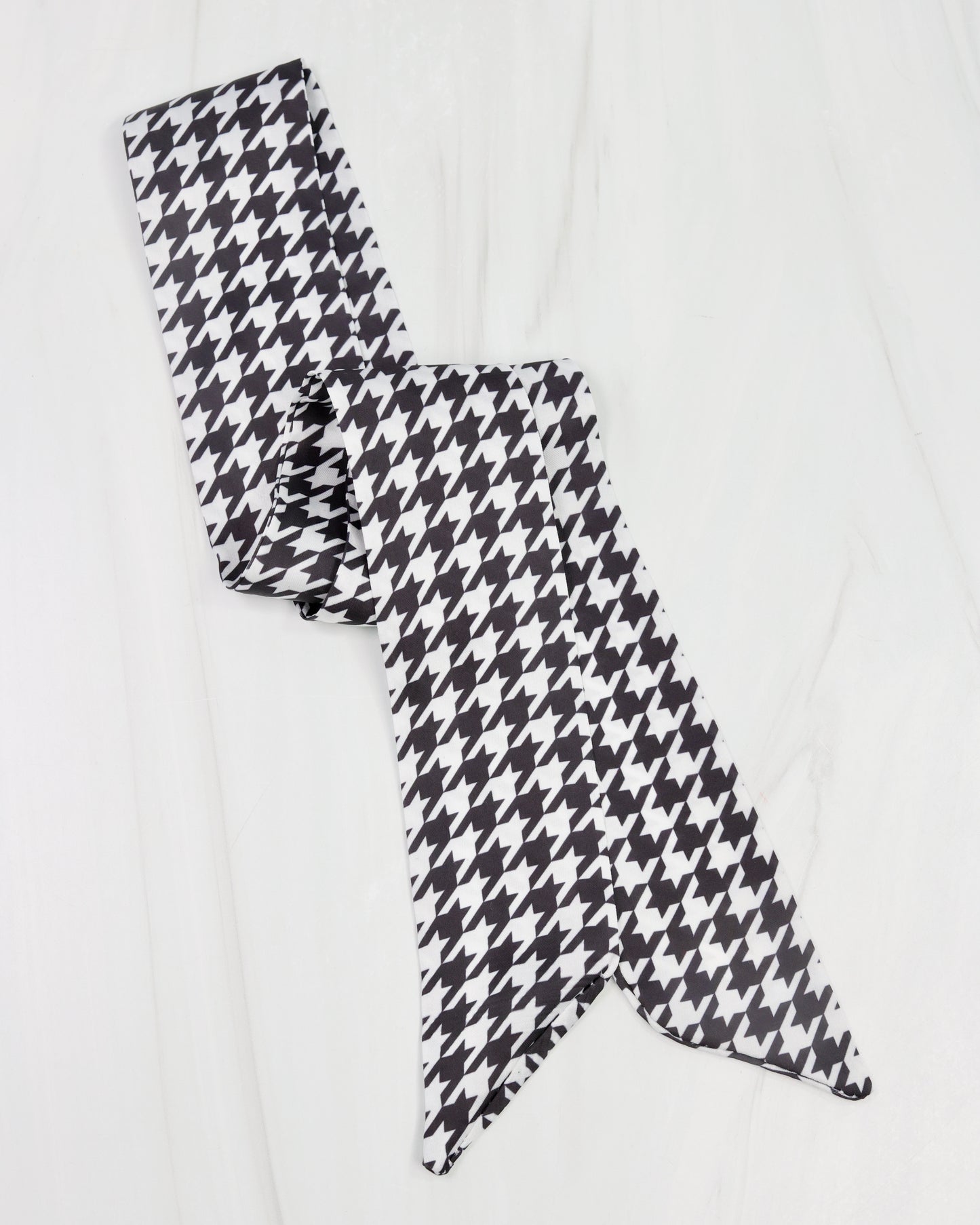Serafina Scarf Black White