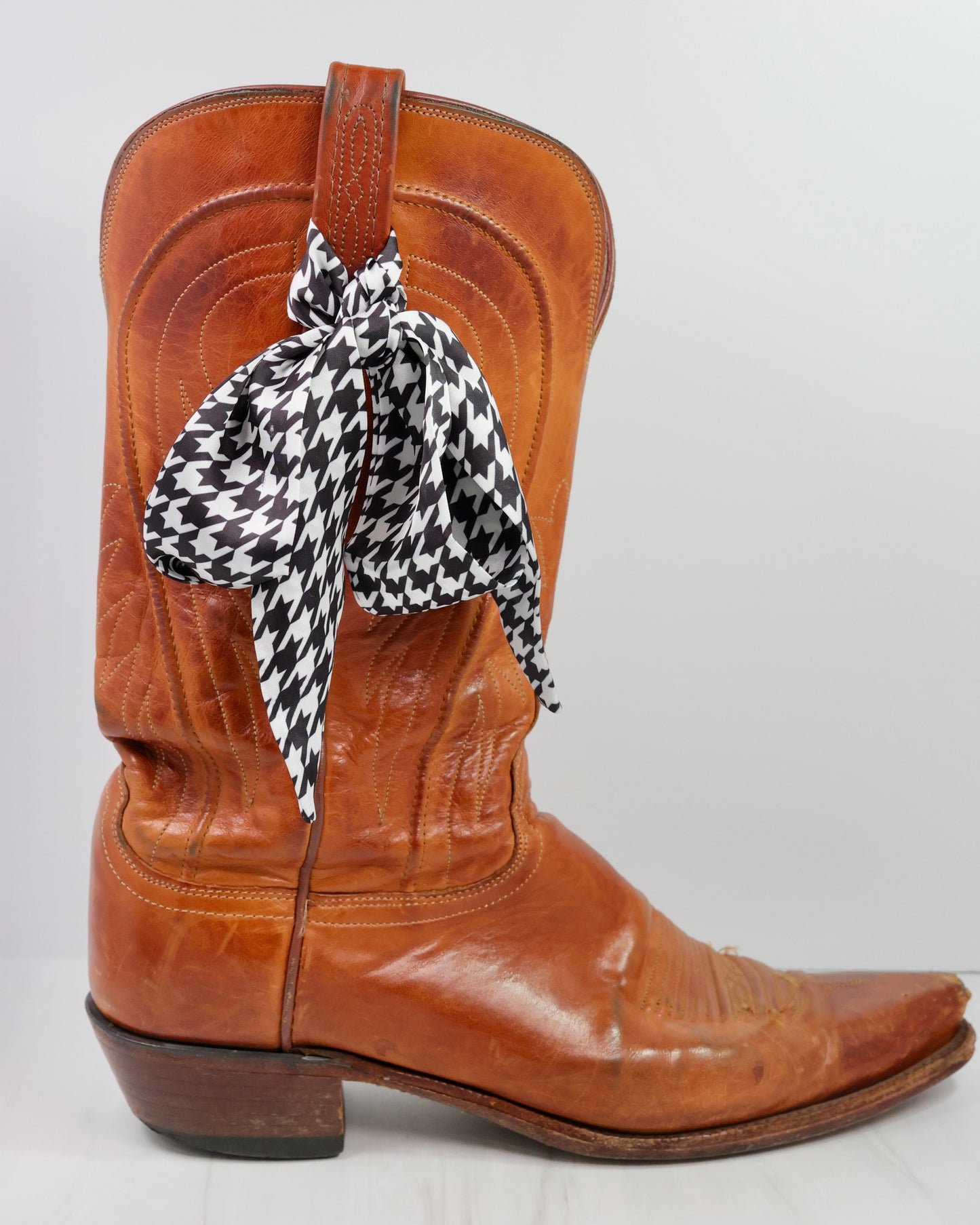 Serafina Scarf Black White