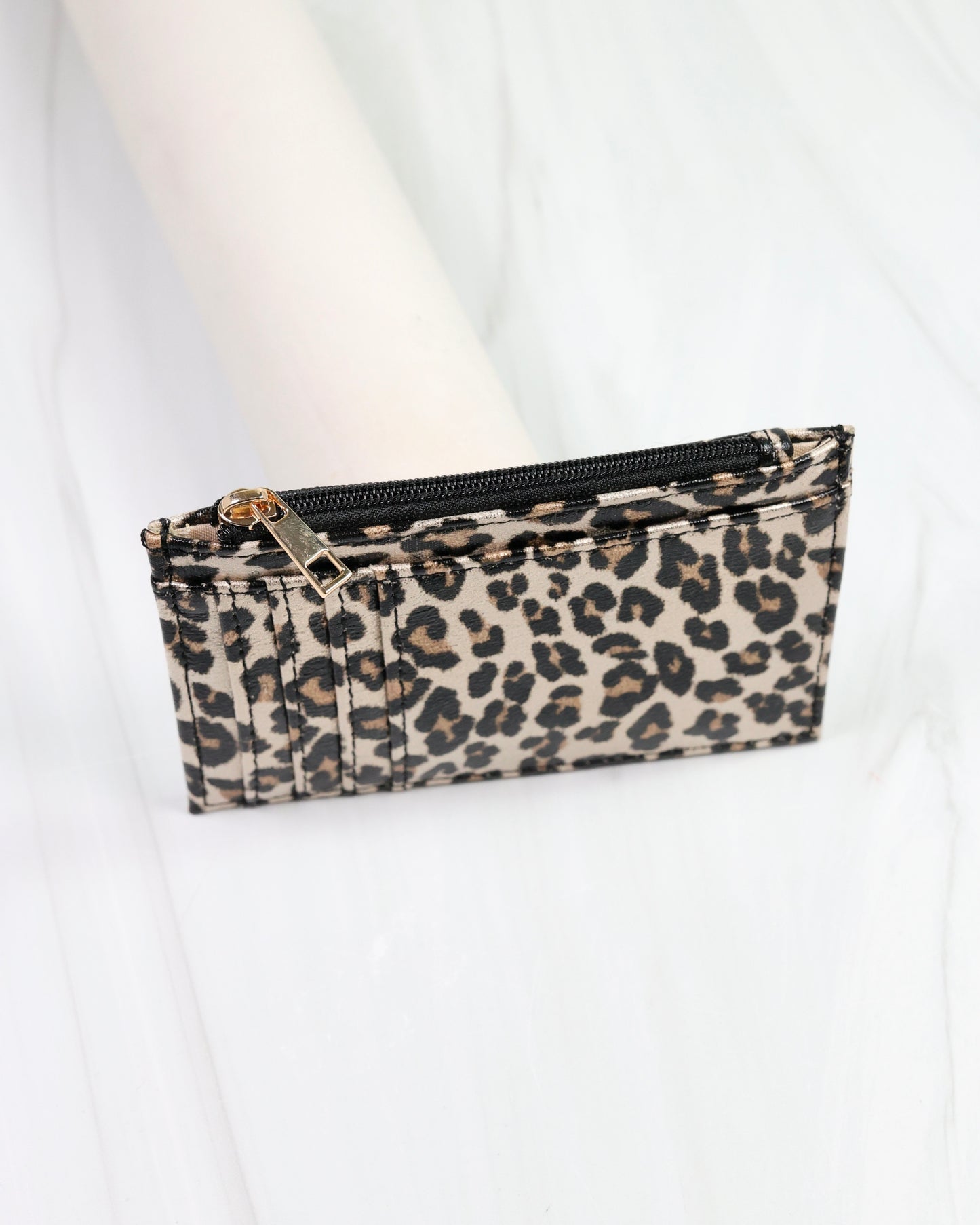 Molly Zip Card Holder SPOTTED