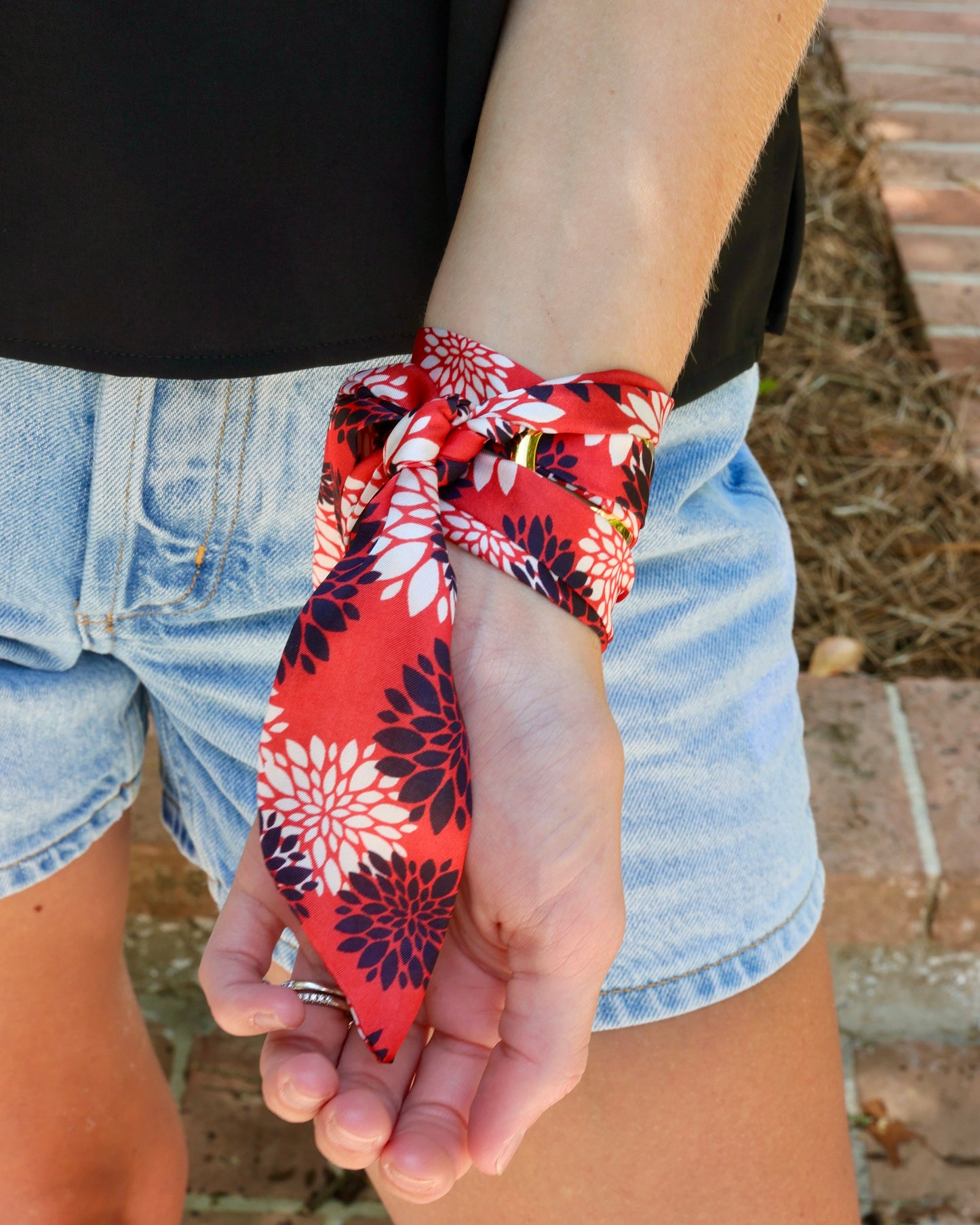 Serafina Scarf Bracelet Bk Rd Floral