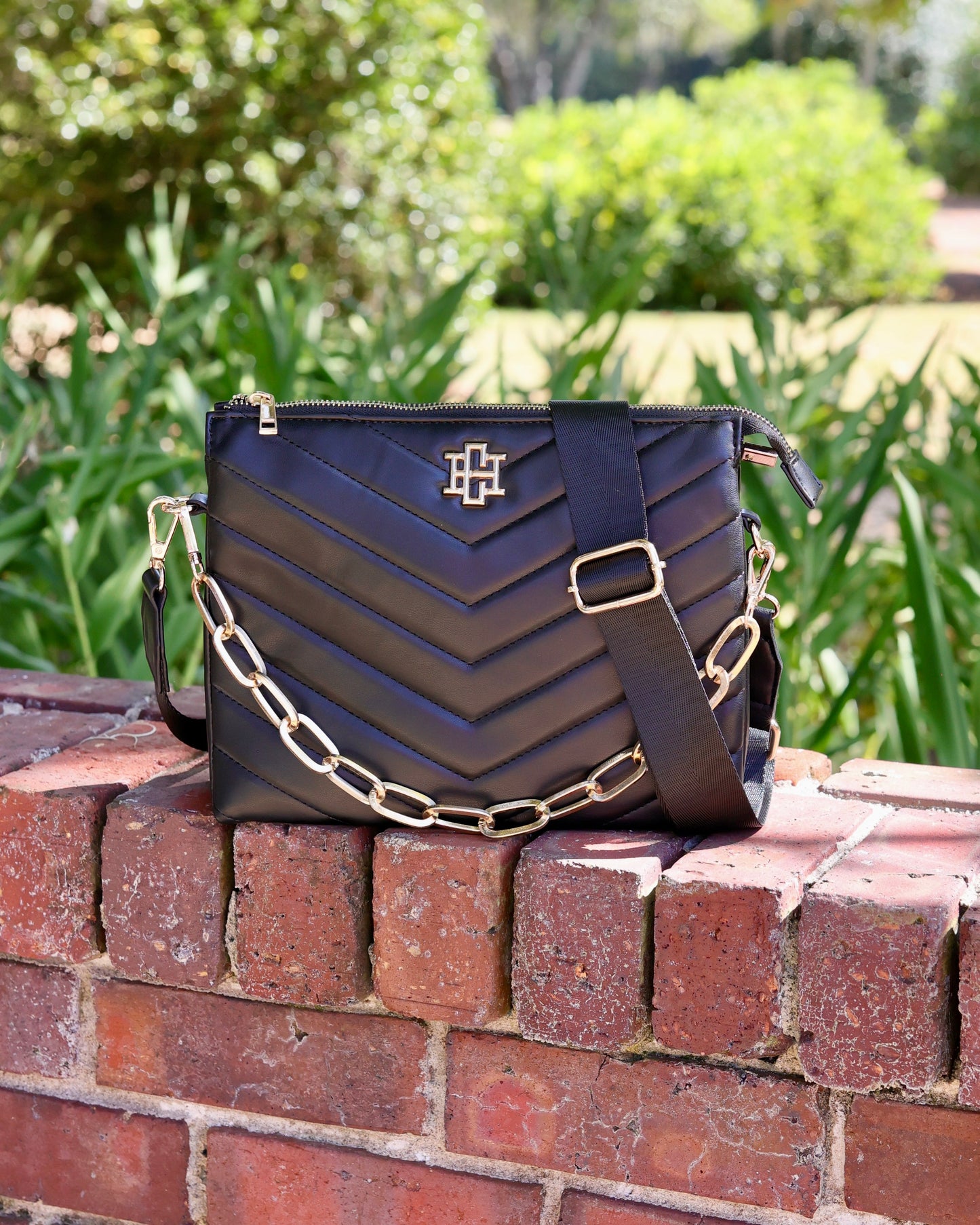 Ariana Crossbody Black VQ