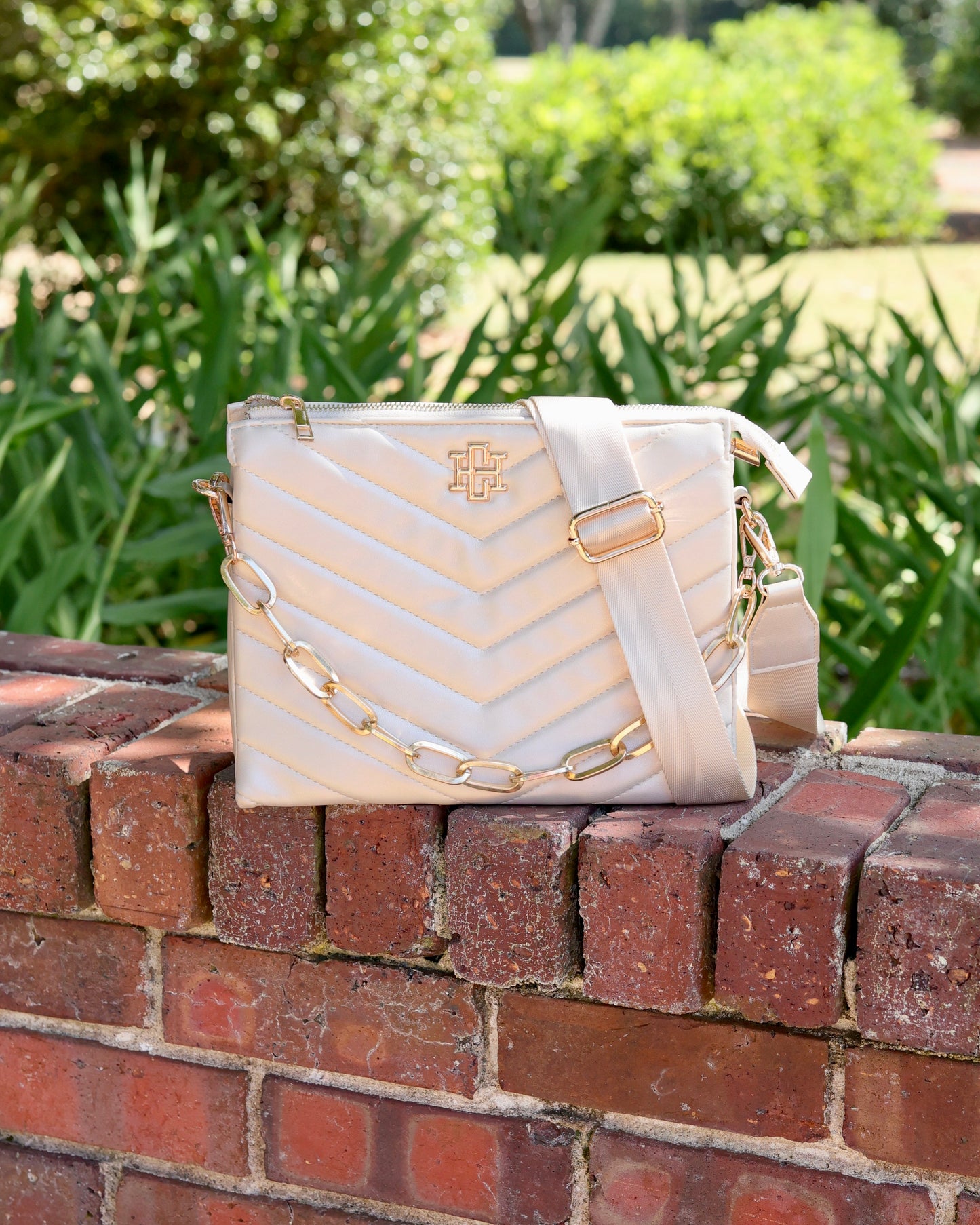 Ariana Crossbody Pearl VQ
