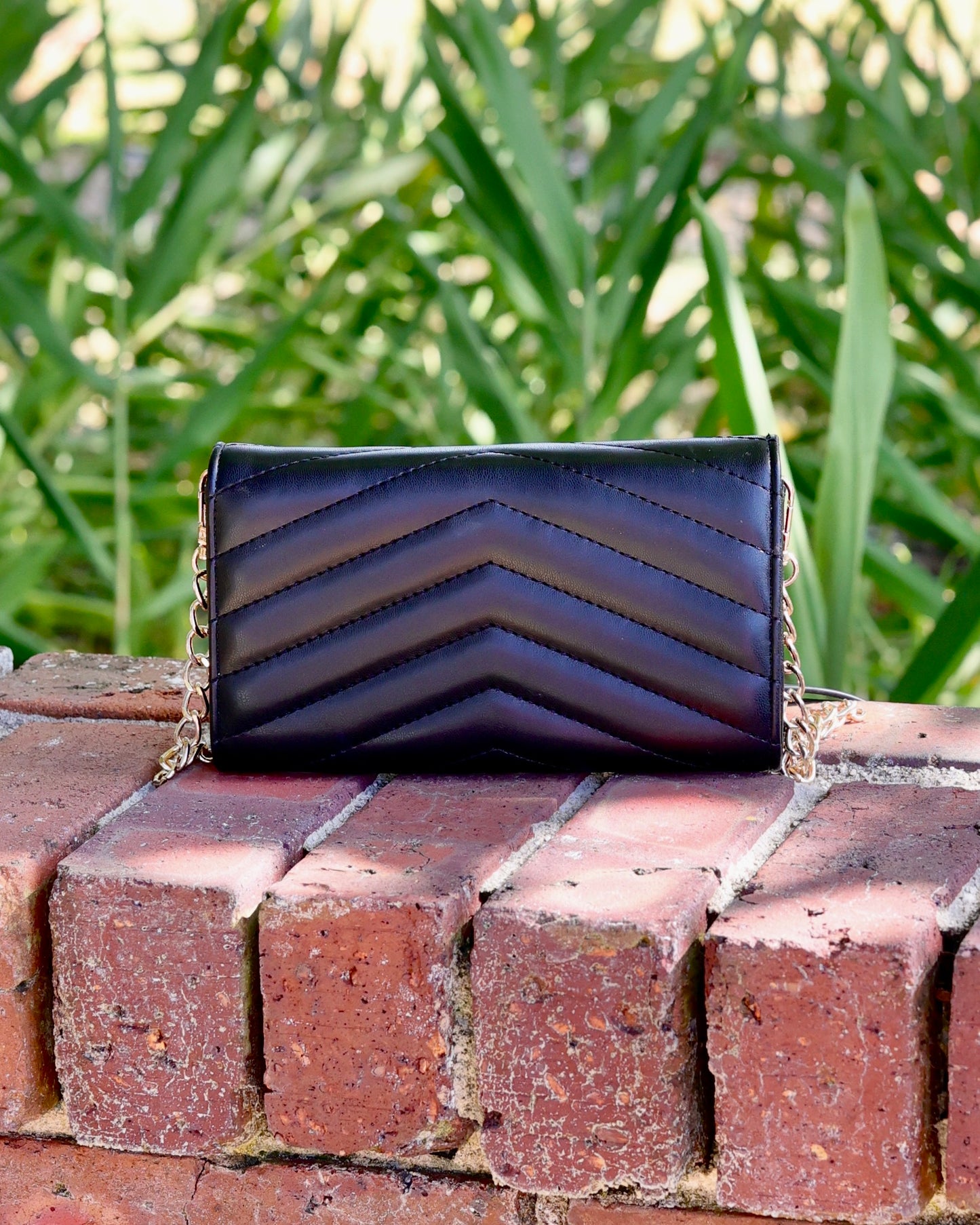 Carlington Clutch/Crossbody Black VQ