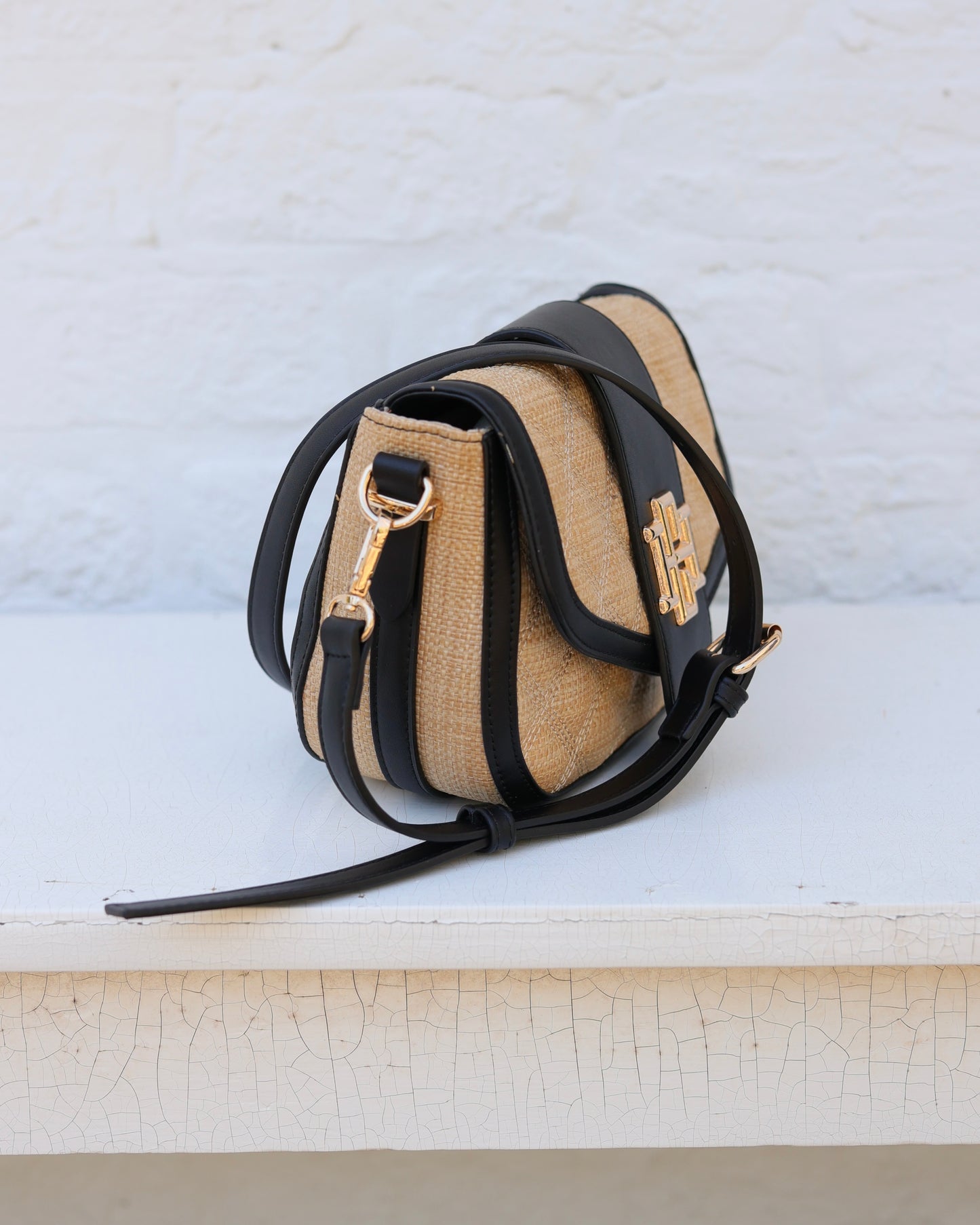 Griffin Crossbody Bag Natural Black DQ