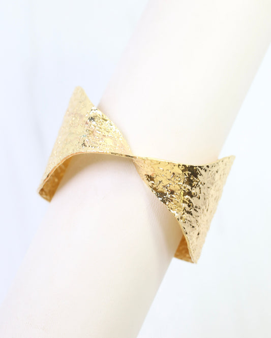 Nevah Textured Twist Cuff Bracelet WR Gold
