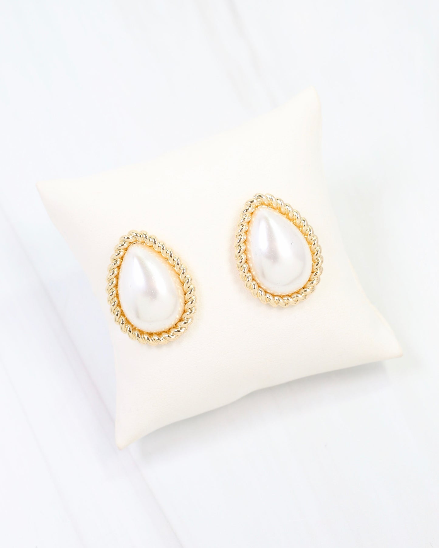 Boonville Pearl Drop Earring Cream